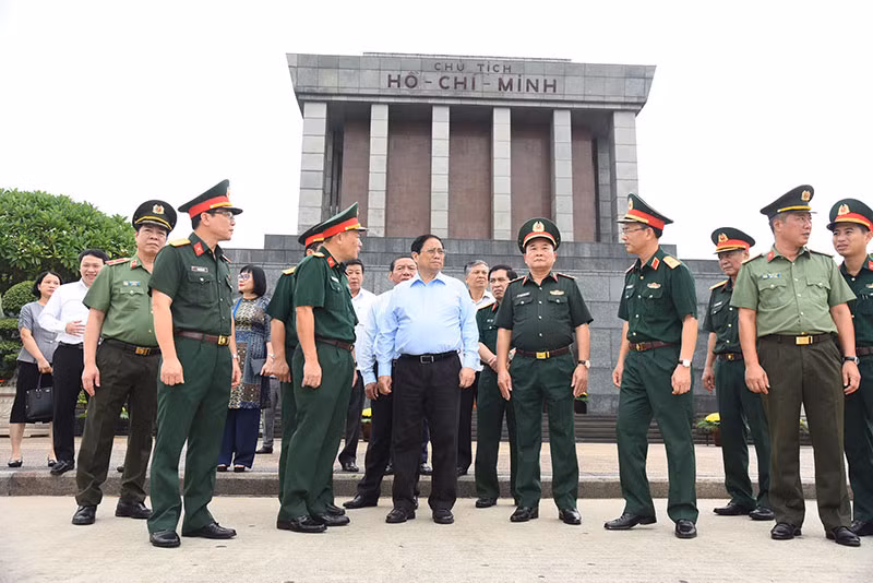 Thủ tướng Phạm Minh Chính kiểm tra công tác tu bổ định kỳ công trình Lăng Chủ tịch Hồ Chí Minh. Thủ tướng Phạm Minh Chính kiểm tra công tác tu bổ định kỳ công trình Lăng Chủ tịch Hồ Chí Minh.