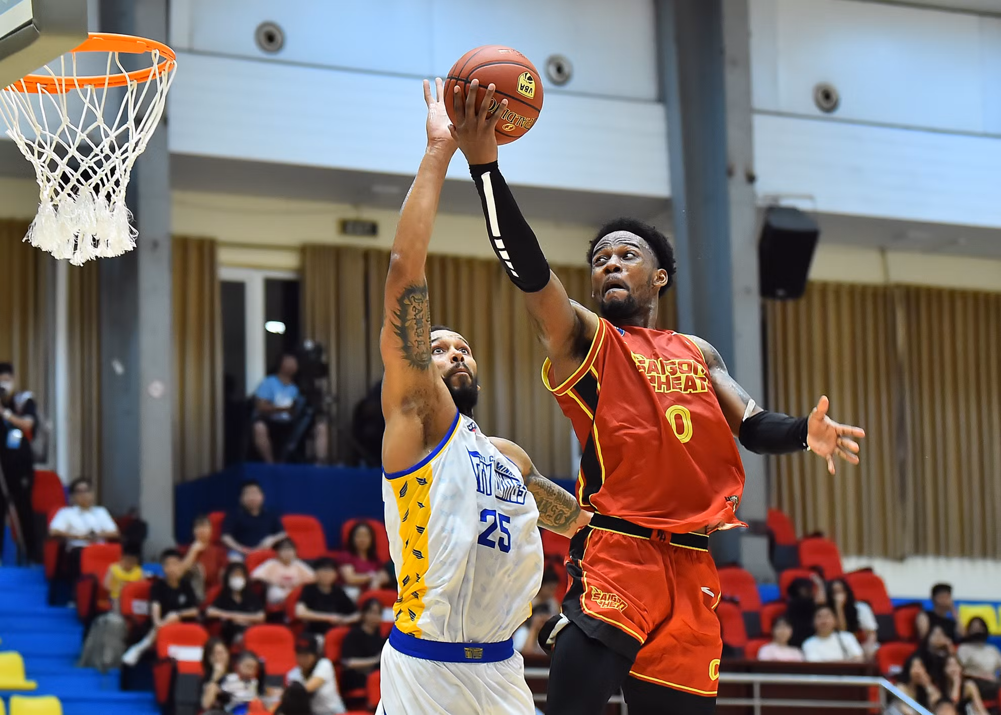 Kentrell Barkley tiếp tục giành danh hiệu Cầu thủ xuất sắc nhất trận đấu với một triple-double với 24 điểm, 16 rebounds cùng 10 assists. Với trận thắng này, Saigon Heat vững vàng với ngôi đầu bảng với 3 trận thắng liên tiếp còn Ho Chi Minh City Wings sẽ còn rất nhiều việc phải làm nếu muốn tiếp tục duy trì cuộc đua vào vòng Playoffs với các đội bóng khác.