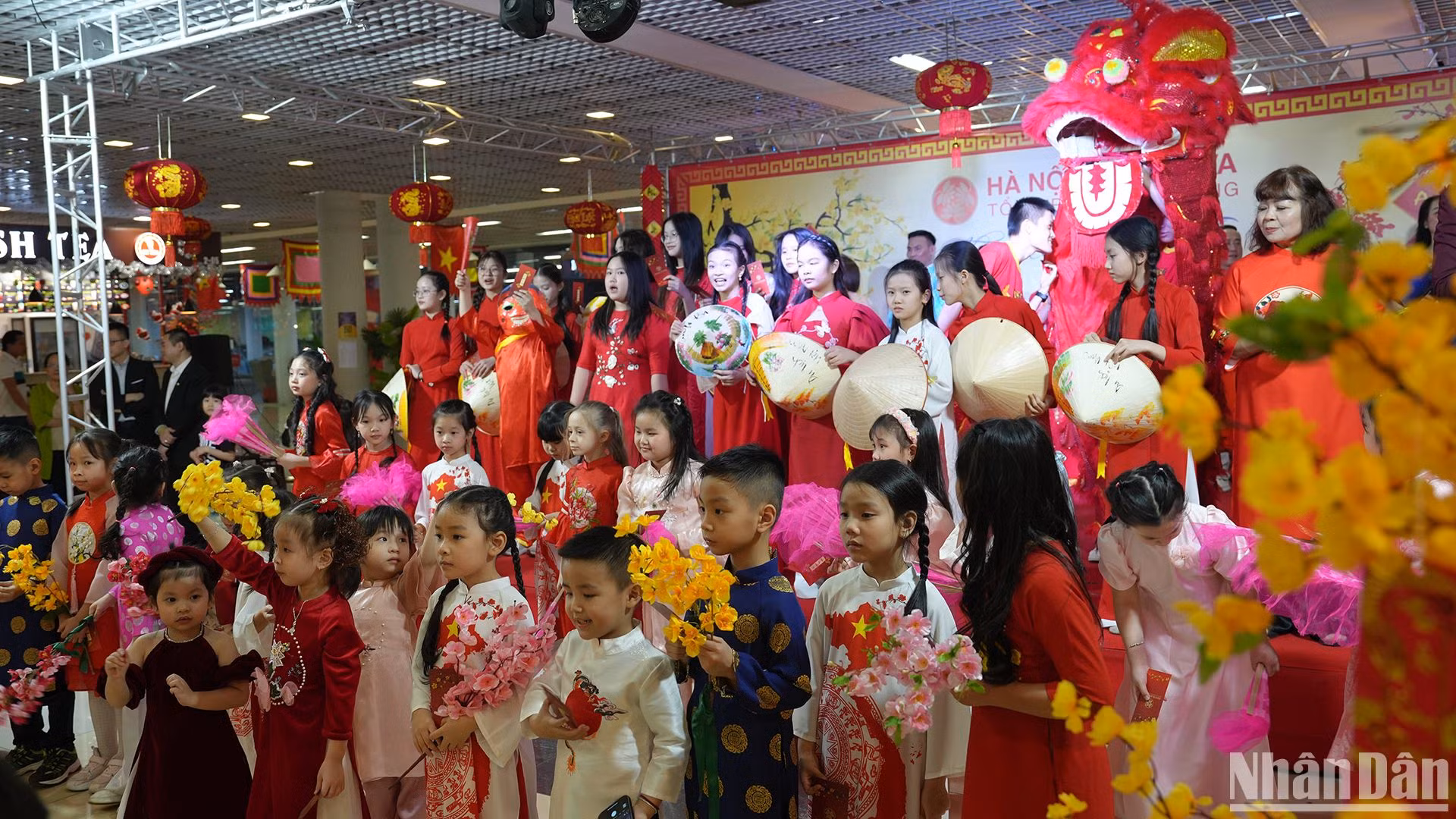 Cộng đồng người Việt Nam tại Incentra tưng bừng đón Tết cổ truyền của dân tộc.