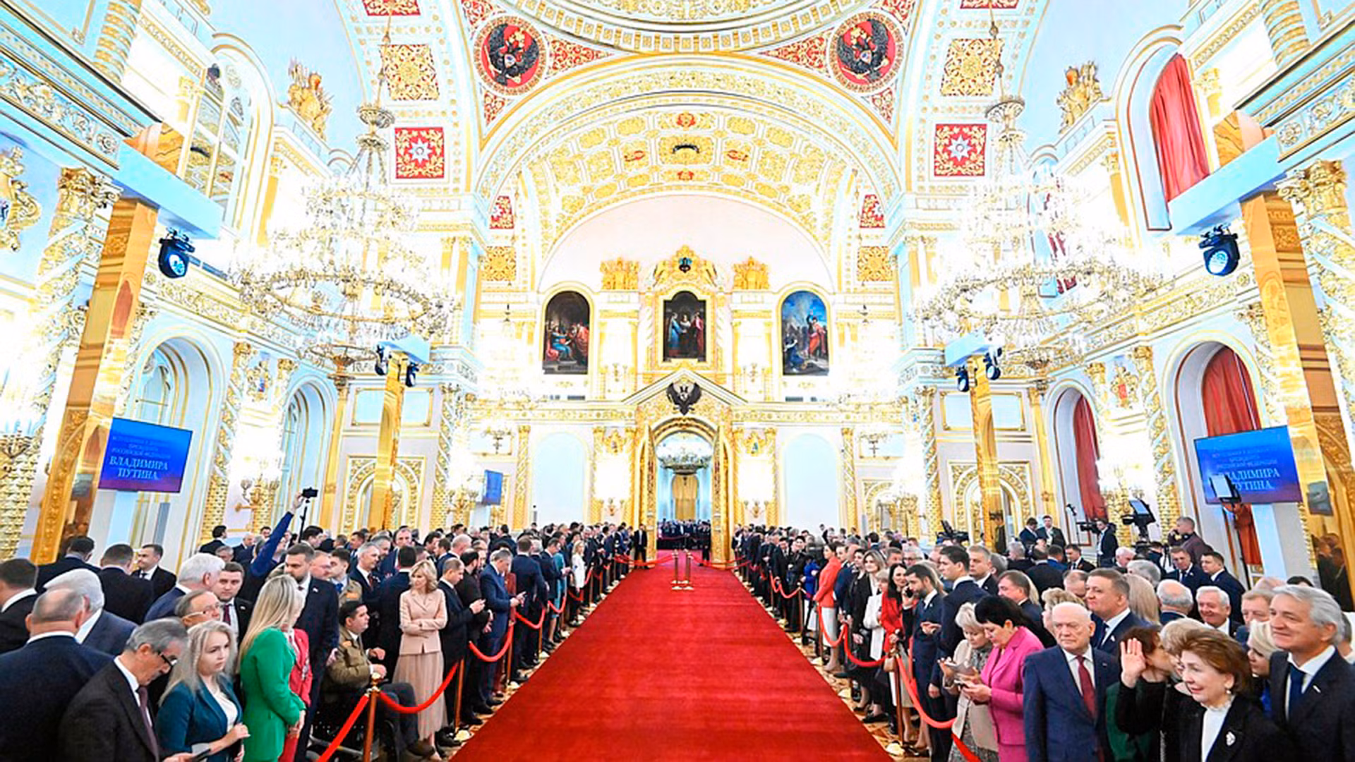 Khoảng 2.600 đại biểu và khách mời tham dự buổi lễ. (Ảnh: KREMLIN.RU) Khoảng 2.600 đại biểu và khách mời tham dự buổi lễ. (Ảnh: KREMLIN.RU)