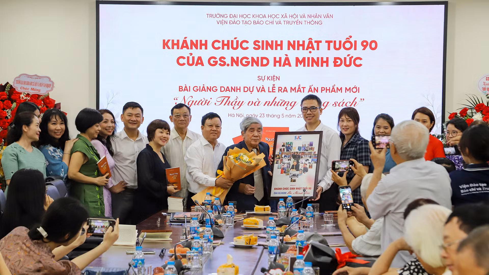 Giáo sư, Nhà giáo Nhân dân Hà Minh Đức: Một đời tận tụy với bục giảng