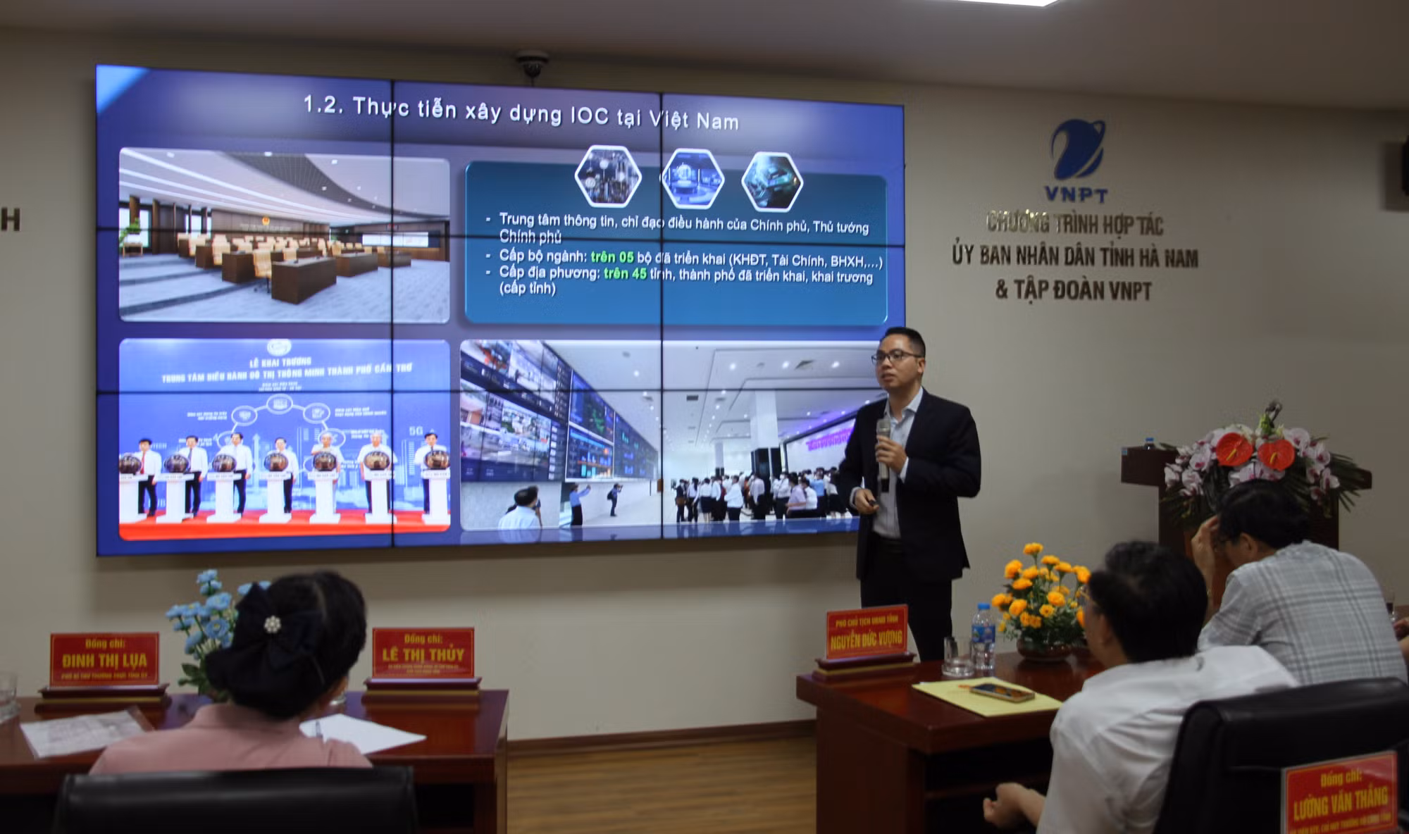 Giới thiệu các tiện ích tại Trung tâm điều hành thông minh tỉnh Hà Nam. Giới thiệu các tiện ích tại Trung tâm điều hành thông minh tỉnh Hà Nam.