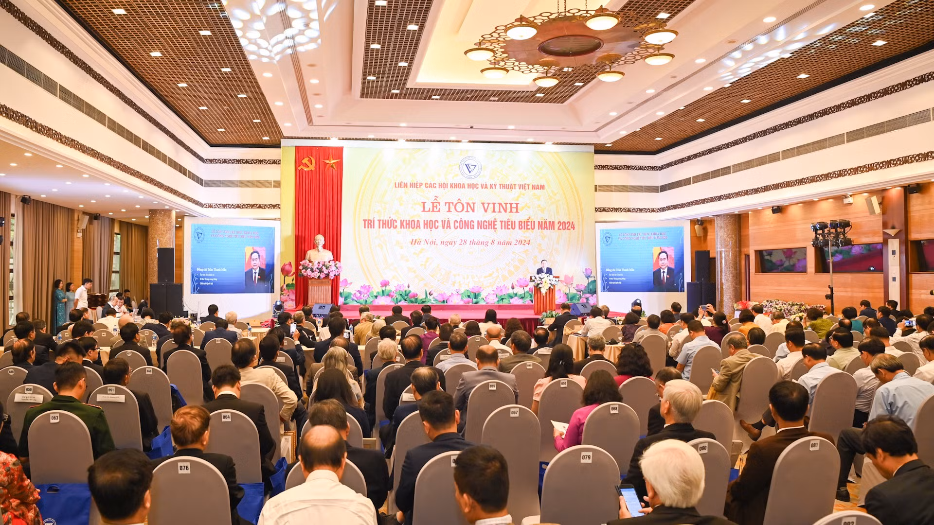 Chủ tịch Quốc hội Trần Thanh Mẫn dự Lễ tôn vinh trí thức khoa học và công nghệ tiêu biểu năm 2024