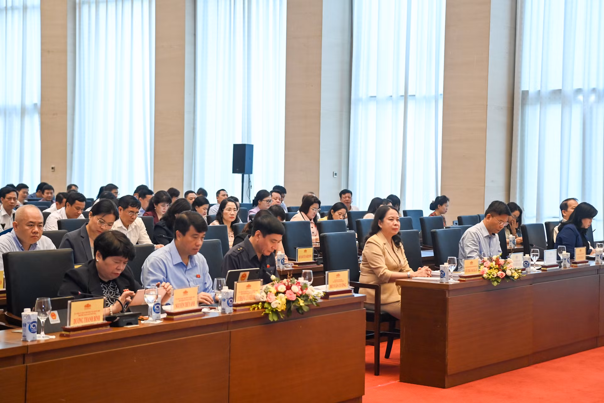 Phó Chủ tịch nước Võ Thị Ánh Xuân, Phó Thủ tướng Lê Thành Long và các đại biểu dự hội nghị.