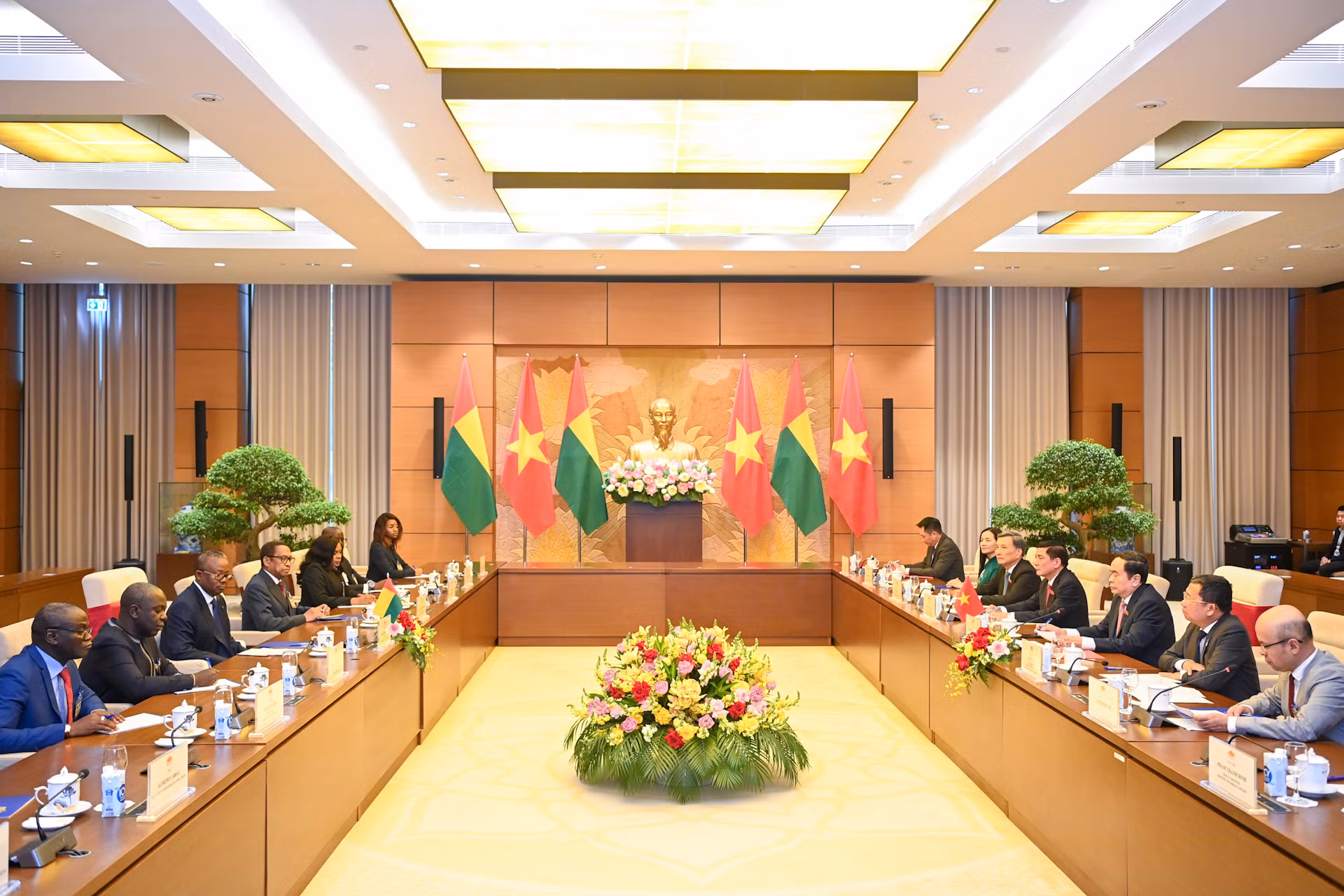 Quang cảnh hội kiến tại Nhà Quốc hội. Quang cảnh hội kiến tại Nhà Quốc hội.