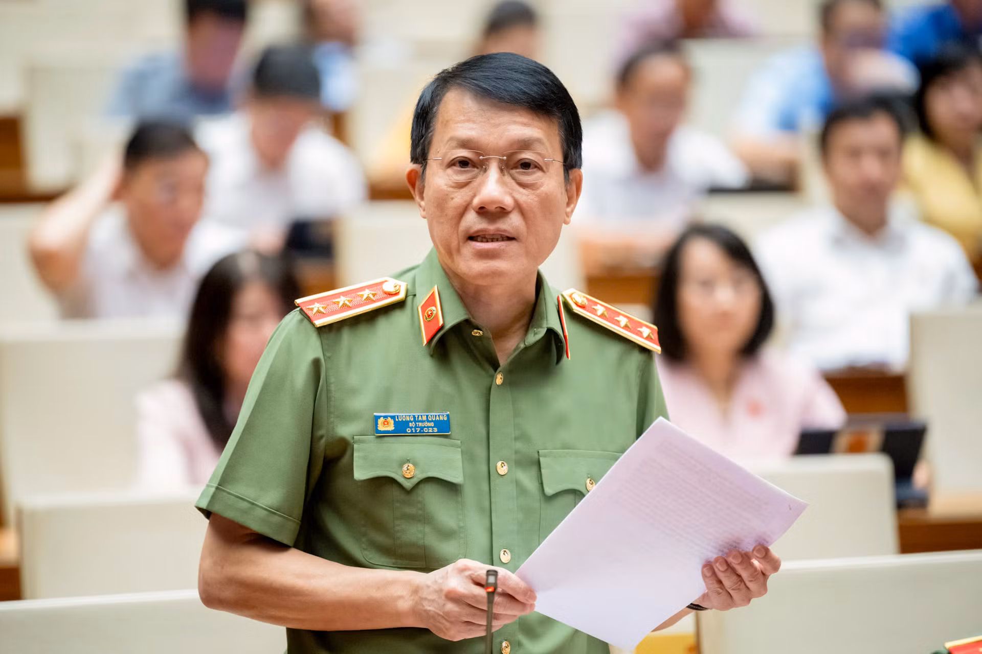 Bộ trưởng Công an Lương Tam Quang trả lời chất vấn liên quan đến tội phạm trên không gian mạng, tội phạm công nghệ cao.