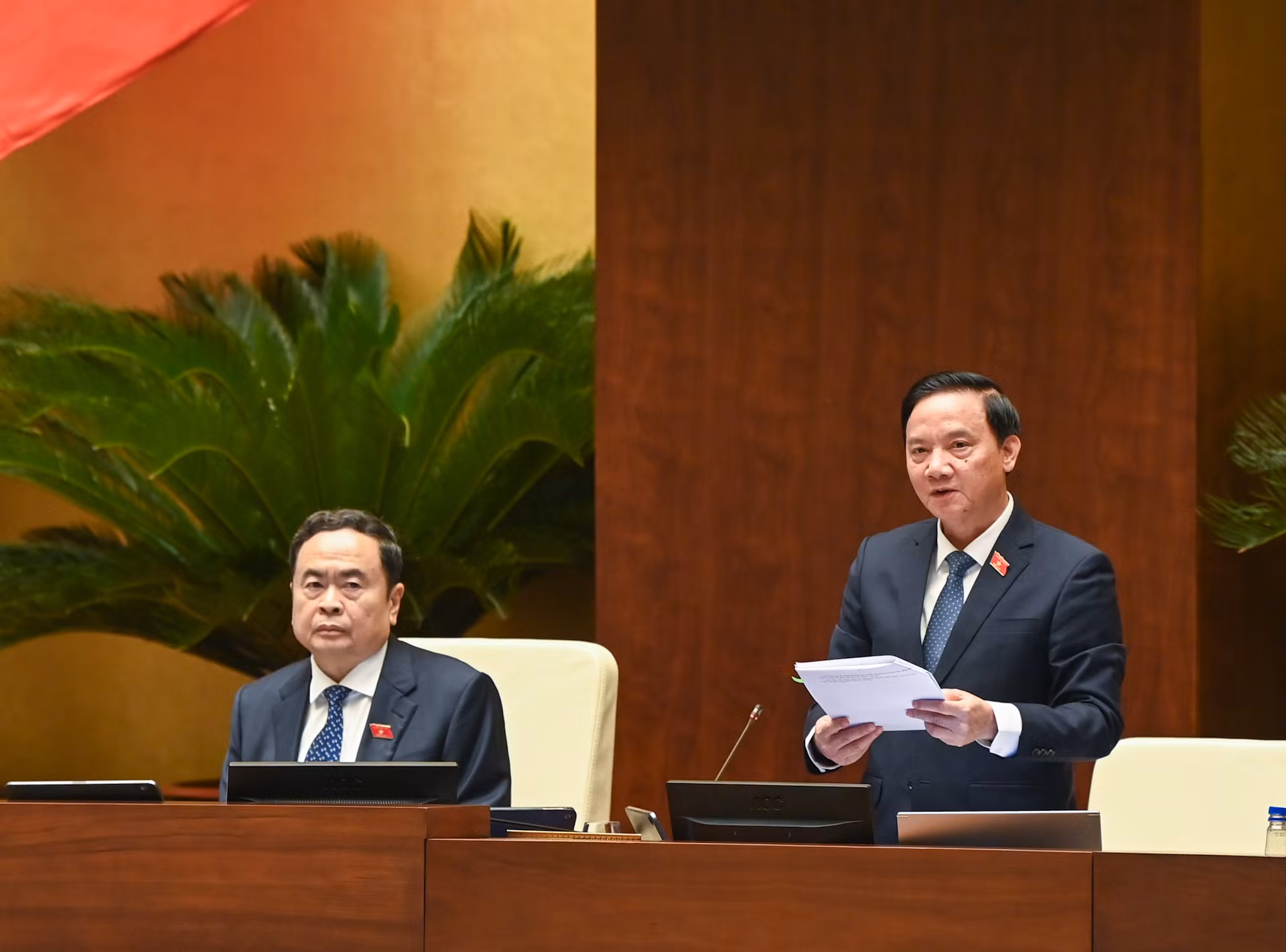 Phó Chủ tịch Quốc hội Nguyễn Khắc Định phát biểu kết thúc nội dung chất vấn và trả lời chất vấn đối với nhóm lĩnh vực thứ hai.