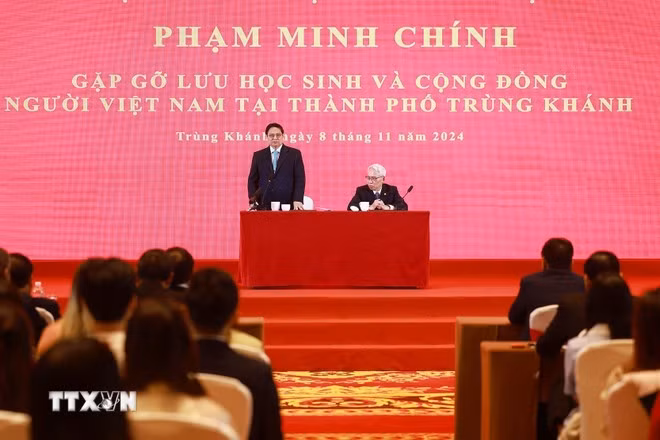Thủ tướng Phạm Minh Chính phát biểu tại cuộc gặp lưu học sinh và cộng đồng người Việt Nam tại thành phố Trùng Khánh, Trung Quốc. (Ảnh: TTXVN) Thủ tướng Phạm Minh Chính phát biểu tại cuộc gặp lưu học sinh và cộng đồng người Việt Nam tại thành phố Trùng Khánh, Trung Quốc. (Ảnh: TTXVN)