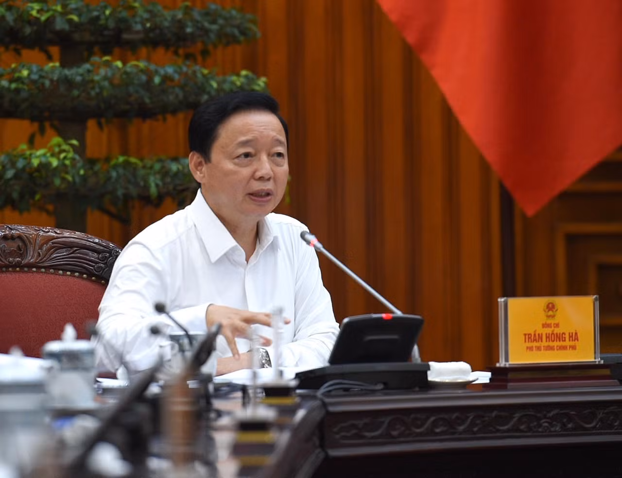 Phó Thủ tướng Trần Hồng Hà phát biểu. Phó Thủ tướng Trần Hồng Hà phát biểu.