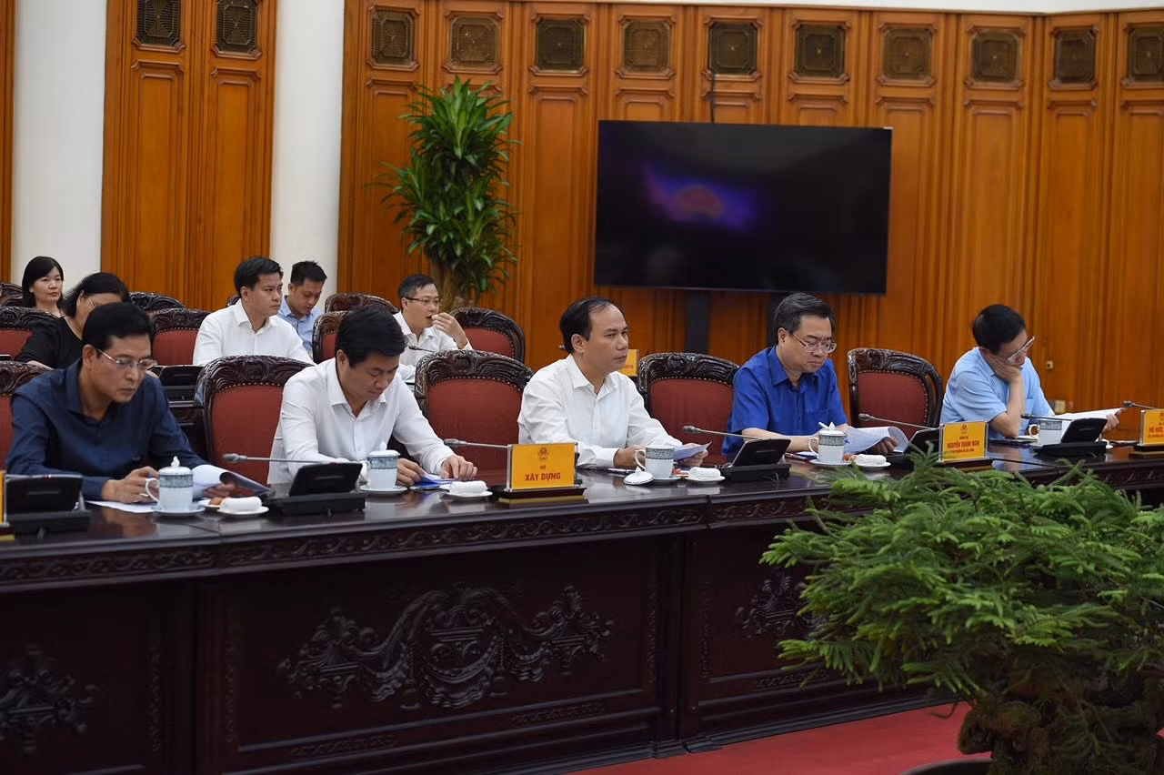 Lãnh đạo các bộ, ban, ngành tham dự cuộc họp. Lãnh đạo các bộ, ban, ngành tham dự cuộc họp.