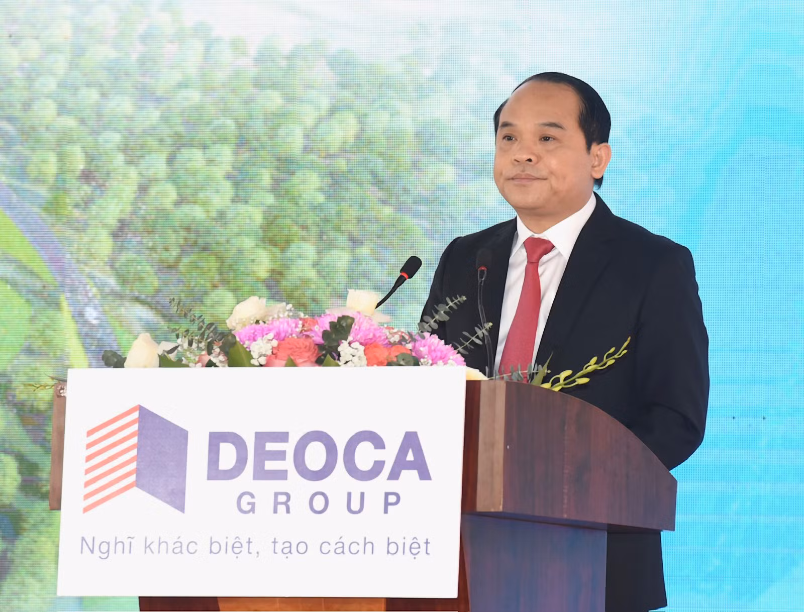 Bí thư Tỉnh ủy Lạng Sơn Nguyễn Quốc Đoàn phát biểu. Bí thư Tỉnh ủy Lạng Sơn Nguyễn Quốc Đoàn phát biểu.
