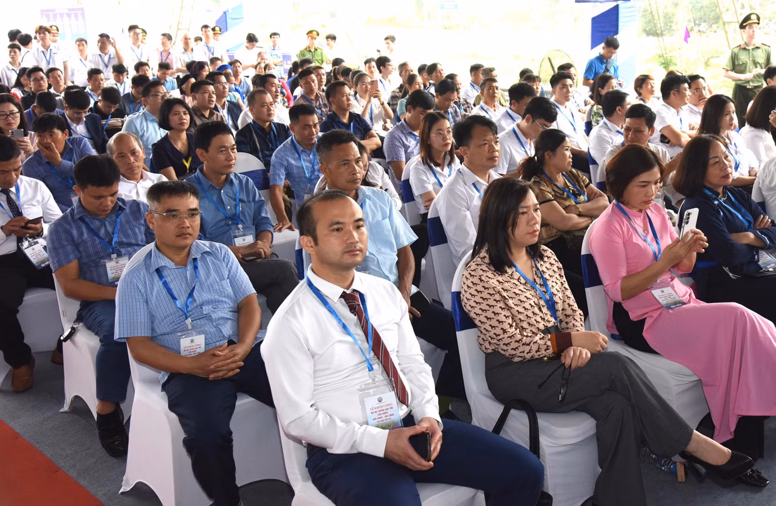Các đại biểu tham dự lễ khởi công. Các đại biểu tham dự lễ khởi công.