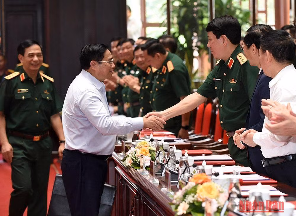 Thủ tướng Phạm Minh Chính với các đại biểu dự hội nghị.