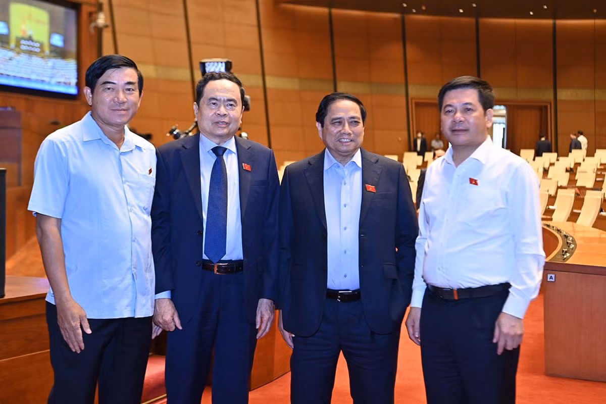 Thủ tướng Phạm Minh Chính, Phó Chủ tịch Thường trực Quốc hội Trần Thanh Mẫn cùng các đại biểu Quốc hội tại phiên họp.