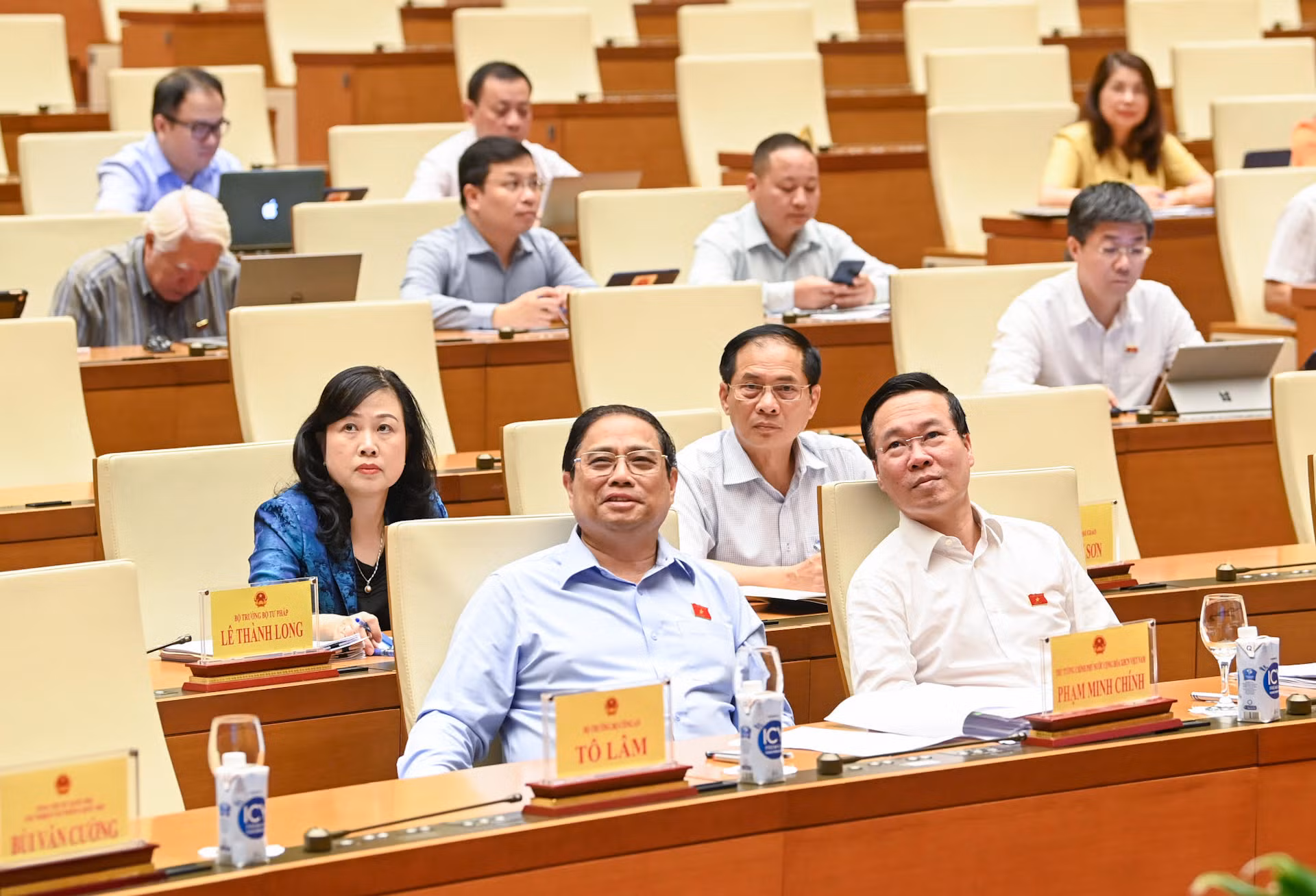 Chủ tịch nước Võ Văn Thưởng, Thủ tướng Phạm Minh Chính và các đại biểu Quốc hội dự phiên chất vấn và trả lời chất vấn.