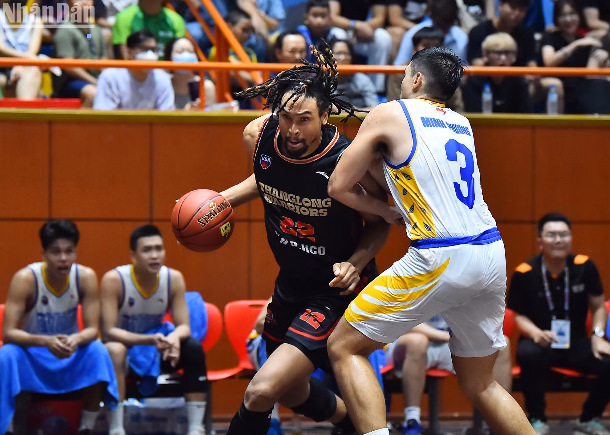 John Fields, 35 tuổi, là người lớn tuổi nhất trong các cầu thủ Thang Long Warriors. John Fields, 35 tuổi, là người lớn tuổi nhất trong các cầu thủ Thang Long Warriors.