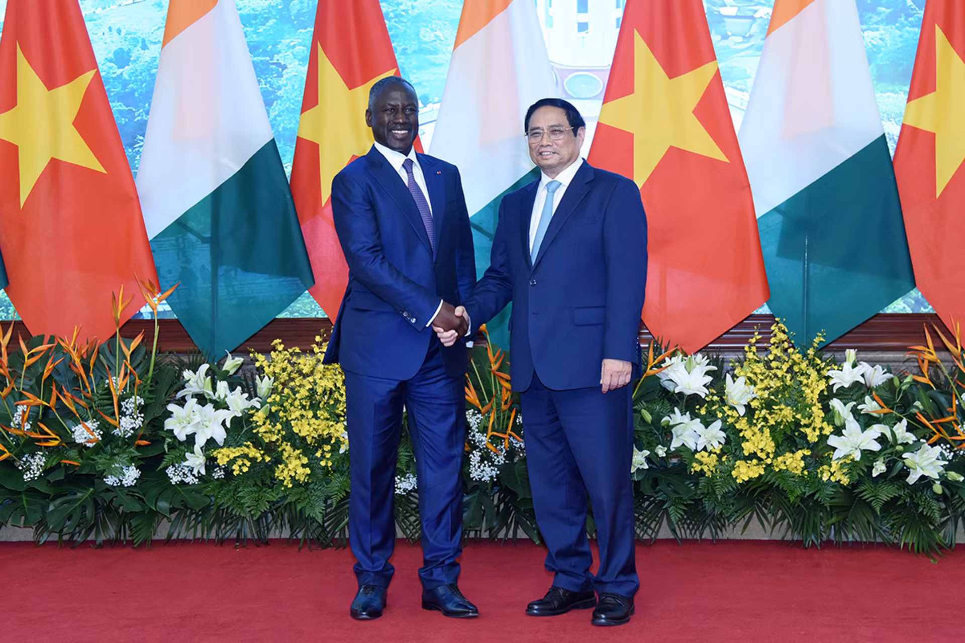 Thủ tướng Phạm Minh Chính và Chủ tịch Quốc hội Bờ Biển Ngà Adama Bictogo. Thủ tướng Phạm Minh Chính và Chủ tịch Quốc hội Bờ Biển Ngà Adama Bictogo.