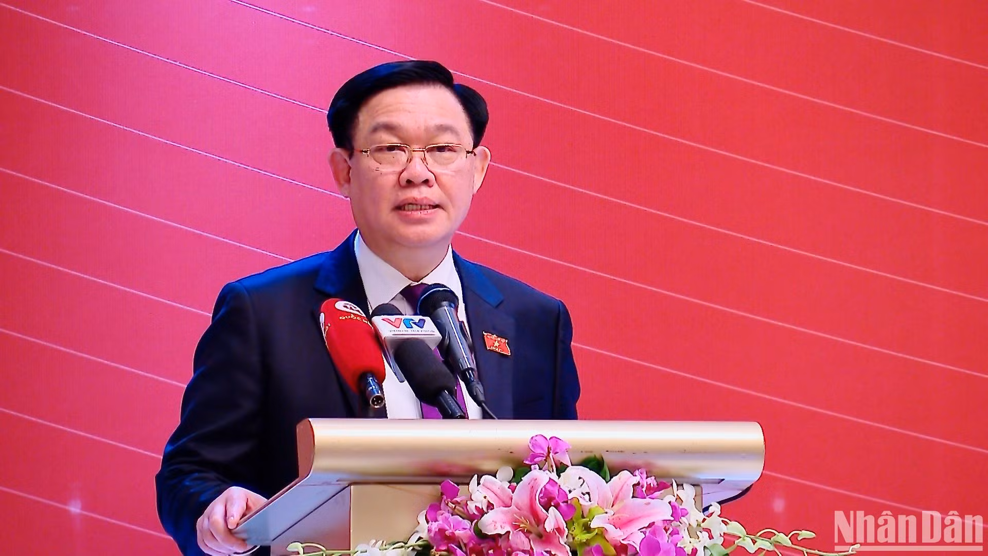 Chủ tịch Vương Đình Huệ phát biểu tại diễn đàn. (Ảnh: CHIẾN THẮNG)