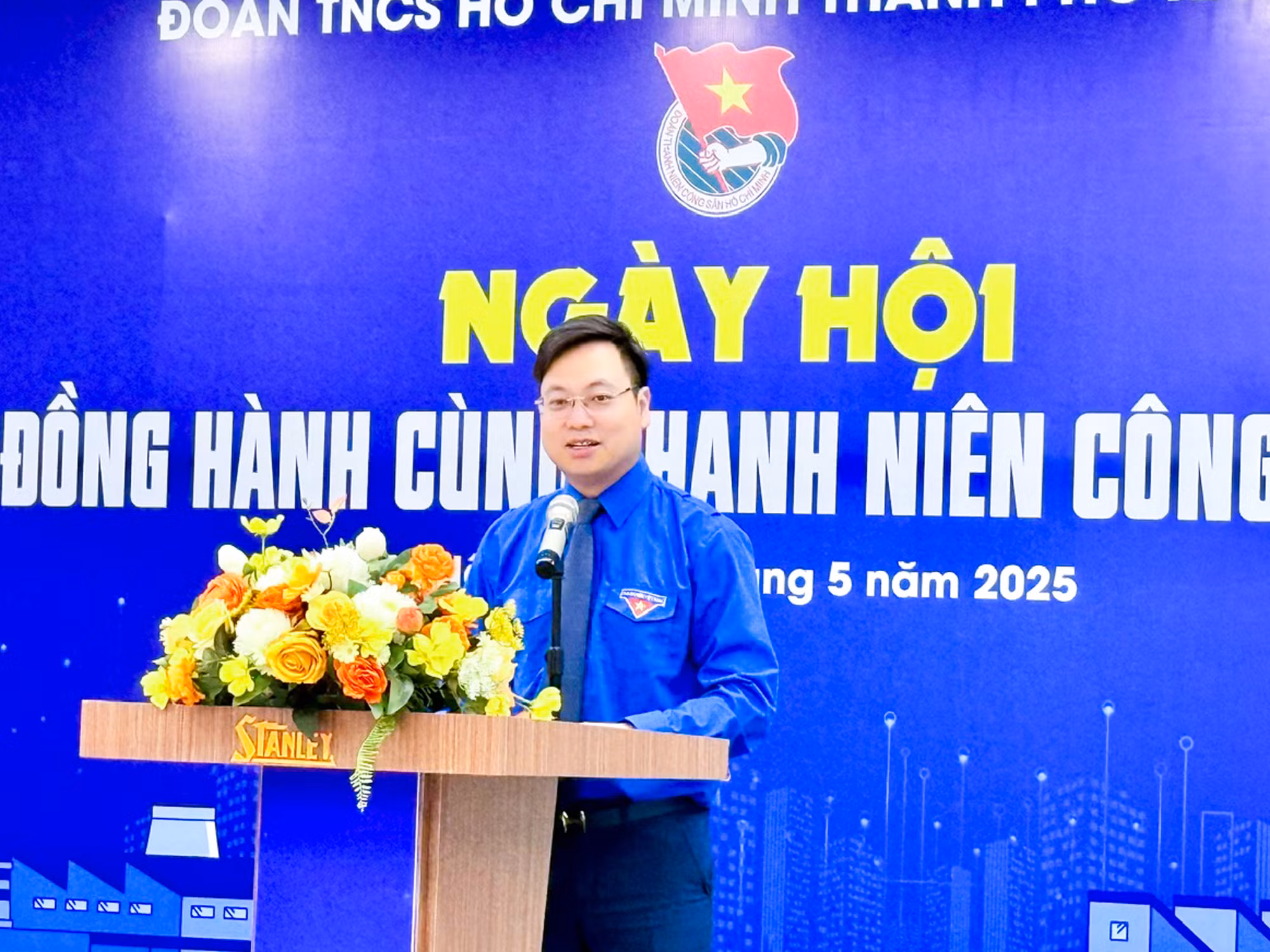 Phó Bí thư Thành đoàn Hà Nội Trần Quang Hưng phát biểu tại ngày hội.