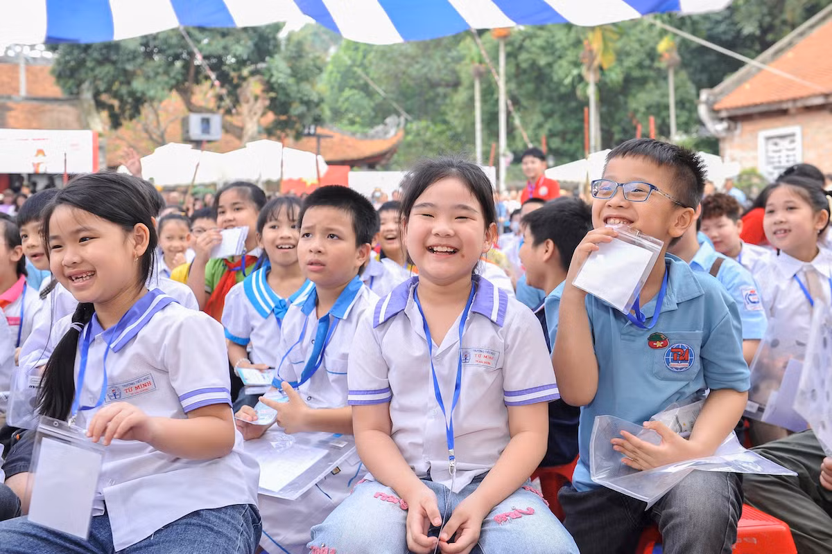 Học sinh tham gia chương trình.