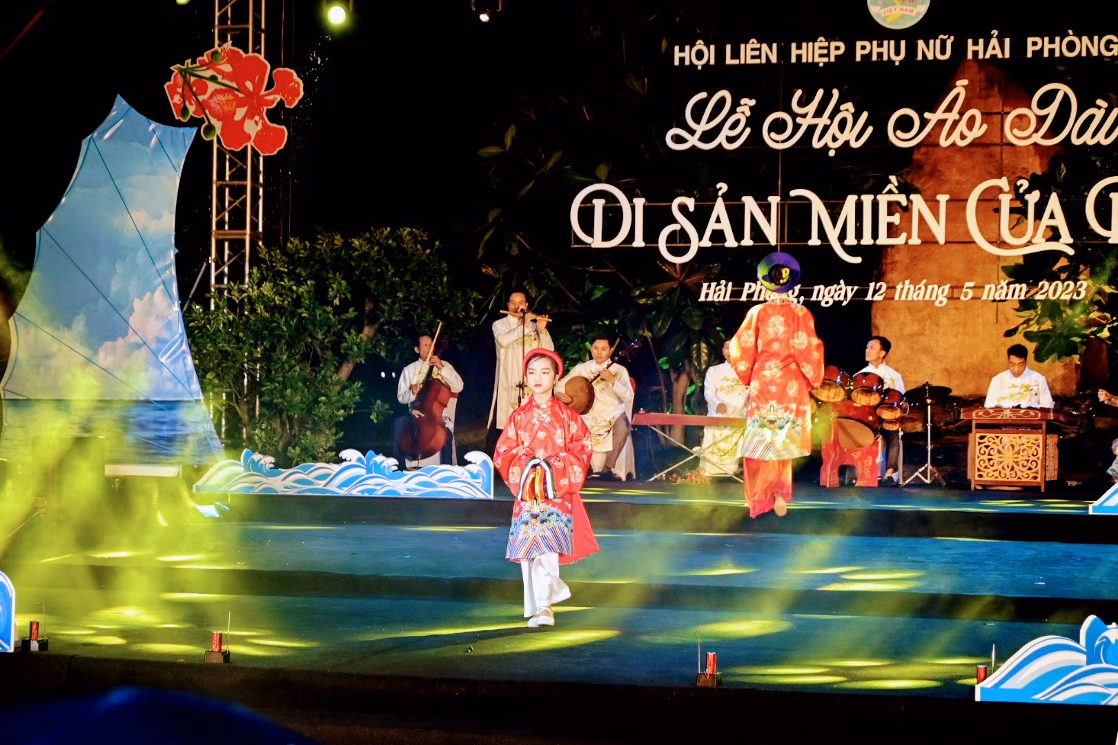 Lễ hội Áo dài "Di sản miền cửa biển". Ảnh: Cổng Thông tin điện tử thành phố Hải Phòng