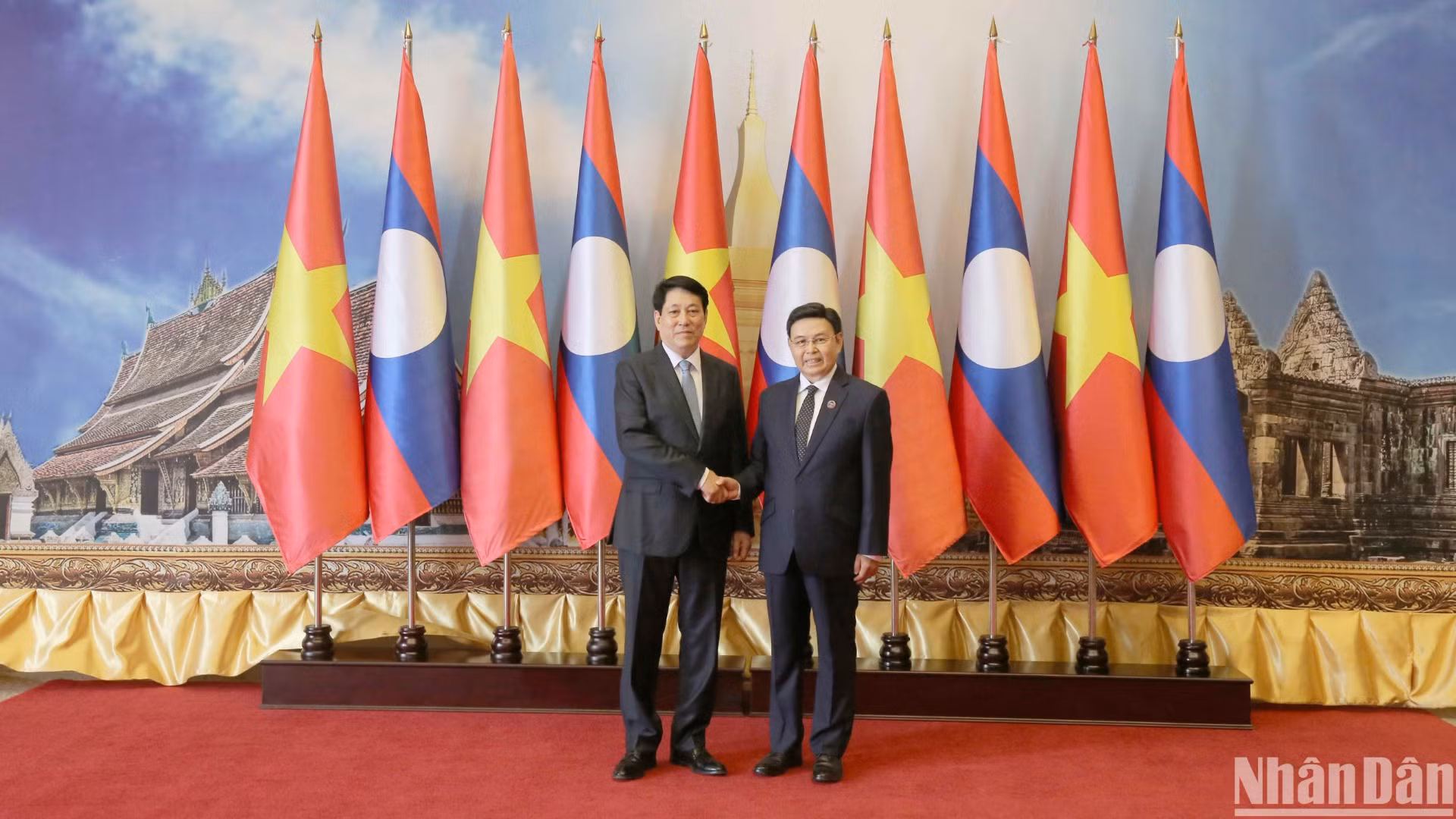 Chủ tịch nước Lương Cường hội kiến với Chủ tịch Quốc hội Lào Xaysomphone Phomvihane.