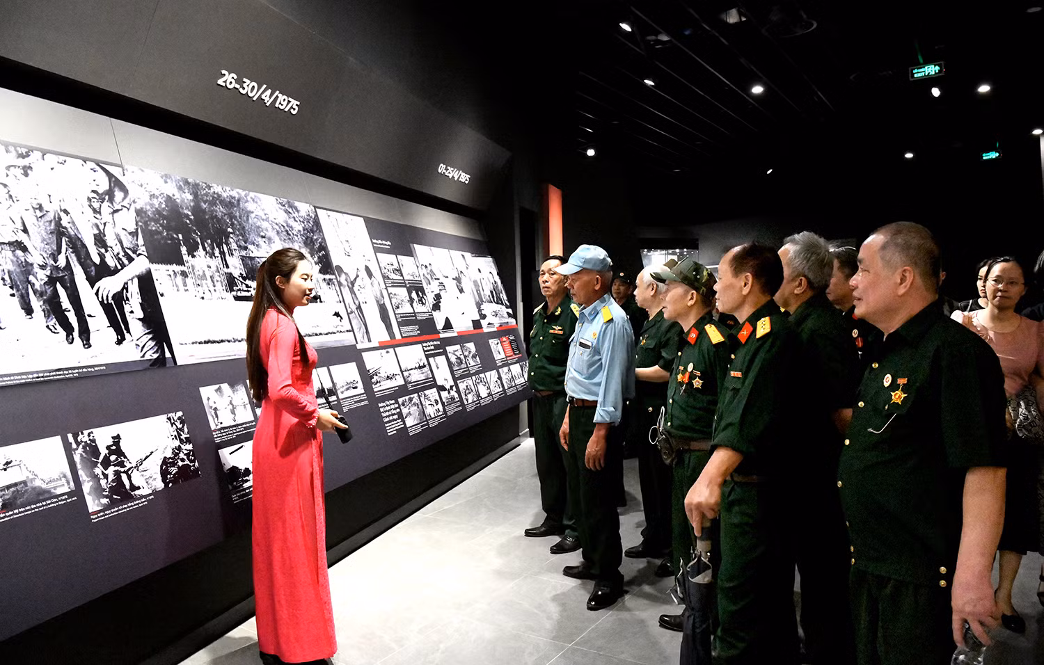 Tiếp nối dòng chảy lịch sử, những hình ảnh hào hùng của ngày 30/4/1975 được lưu giữ trang trọng tại Bảo tàng Lịch sử Quân sự Việt Nam - nơi ghi lại những trang sử vàng được viết bằng sự hy sinh, mất mát và lòng quả cảm, hun đúc bởi ý chí bất khuất của dân tộc Việt Nam.
