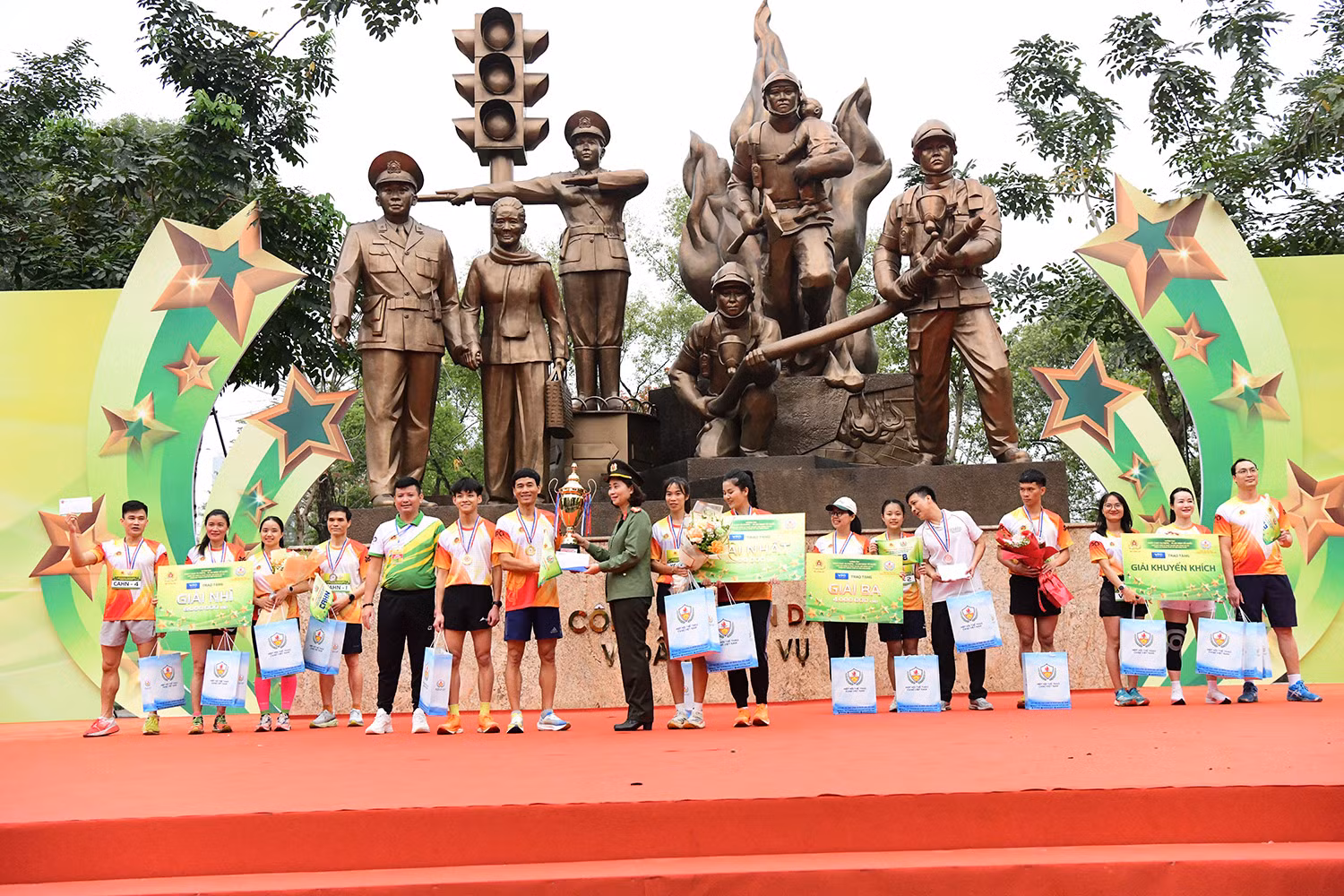 Sự kiện không chỉ thể hiện tinh thần xung kích, quyết tâm bảo vệ an ninh Tổ quốc, mà còn là dịp phát hiện, bồi dưỡng vận động viên xuất sắc, góp phần xây dựng hình ảnh người chiến sĩ Công an nhân dân vững mạnh, gắn bó với nhân dân và bạn bè quốc tế. Sự kiện không chỉ thể hiện tinh thần xung kích, quyết tâm bảo vệ an ninh Tổ quốc, mà còn là dịp phát hiện, bồi dưỡng vận động viên xuất sắc, góp phần xây dựng hình ảnh người chiến sĩ Công an nhân dân vững mạnh, gắn bó với nhân dân và bạn bè quốc tế.