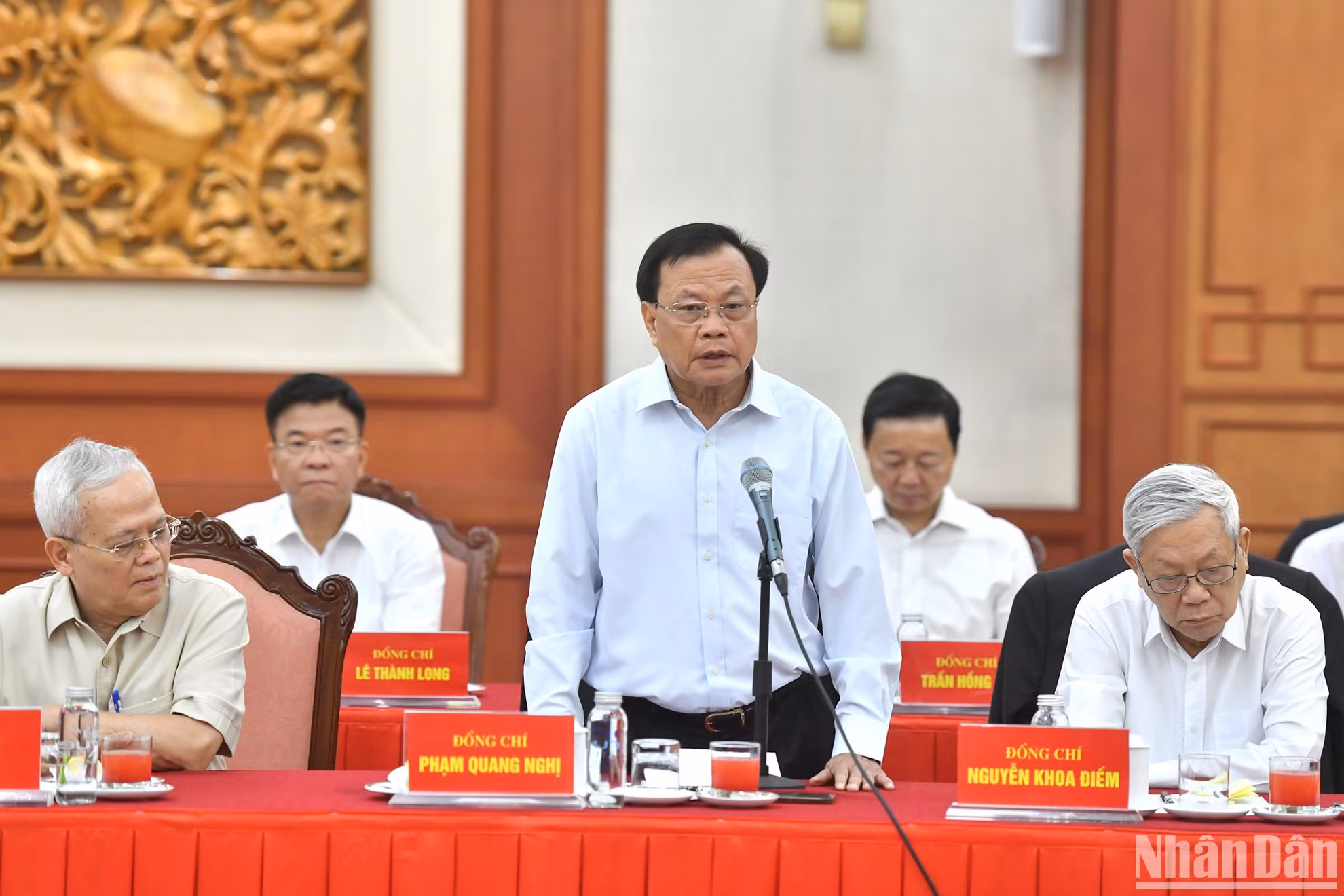 Nguyên Ủy viên Bộ Chính trị, nguyên Bí thư Thành ủy Hà Nội Phạm Quang Nghị phát biểu tại Hội nghị. Nguyên Ủy viên Bộ Chính trị, nguyên Bí thư Thành ủy Hà Nội Phạm Quang Nghị phát biểu tại Hội nghị.