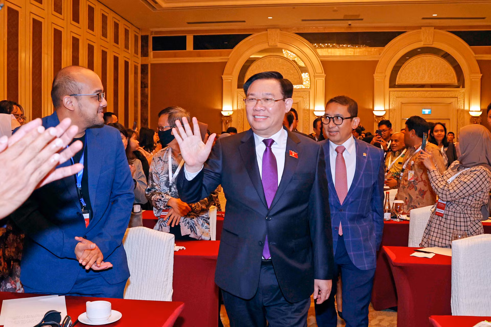 Chủ tịch Quốc hội Vương Đình Huệ đến Diễn đàn chính sách đối ngoại. (Ảnh: Doãn Tấn/TTXVN) Chủ tịch Quốc hội Vương Đình Huệ đến Diễn đàn chính sách đối ngoại. (Ảnh: Doãn Tấn/TTXVN)