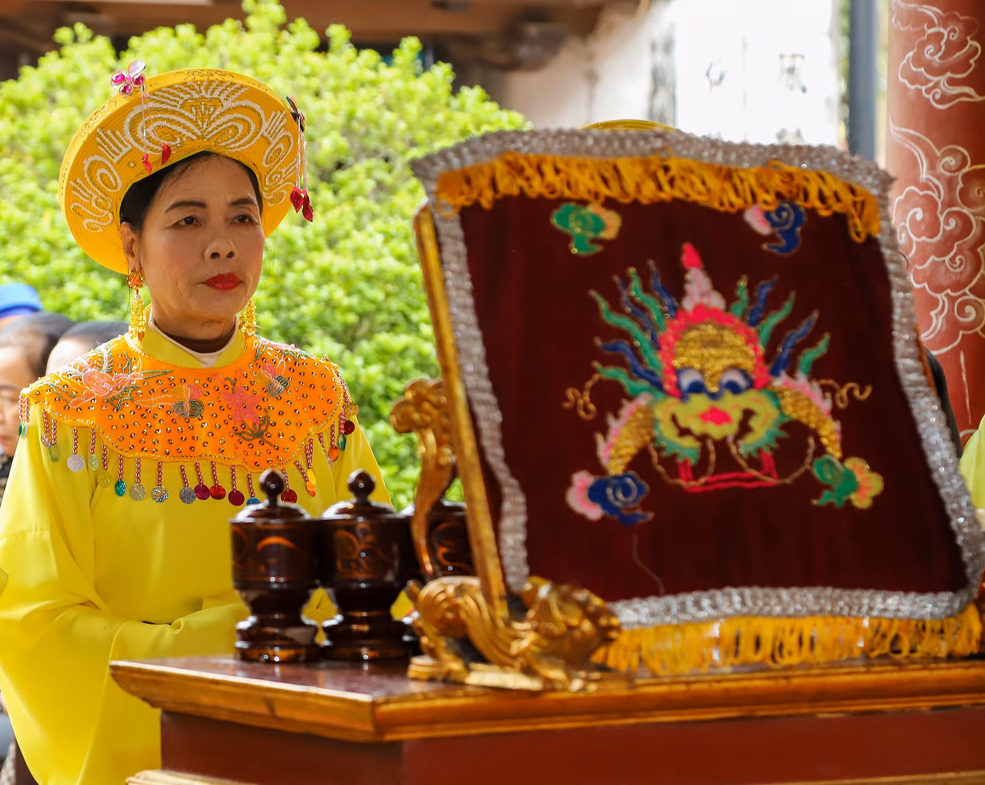 Chuẩn bị lễ vật dâng lên Đức Quốc tổ Lạc Long Quân