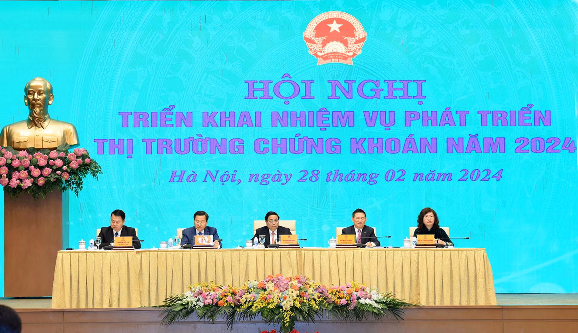 Thủ tướng Phạm Minh Chính chủ trì hội nghị.