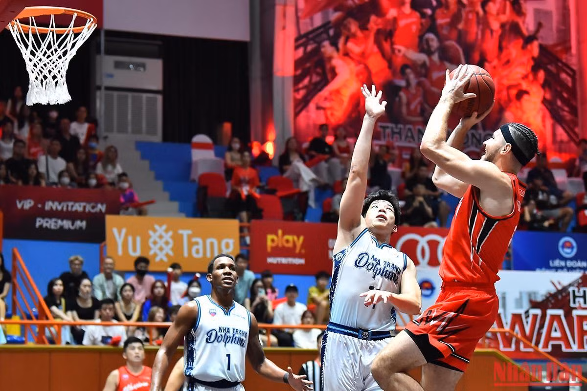 Với 35 điểm, 13 rebounds (bắt bóng bật bảng) cùng 5 kiến tạo, Clayton Guillozet xứng đáng với danh hiệu Cầu thủ xuất sắc nhất trận đấu. Với 35 điểm, 13 rebounds (bắt bóng bật bảng) cùng 5 kiến tạo, Clayton Guillozet xứng đáng với danh hiệu Cầu thủ xuất sắc nhất trận đấu.