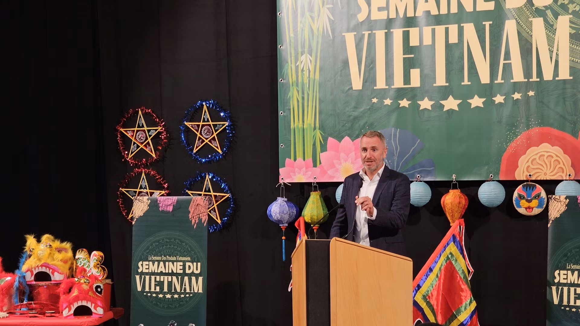 Ông Benoit Monfort, Giám đốc điều hành siêu thị Super U tại thành phố Noisiel.