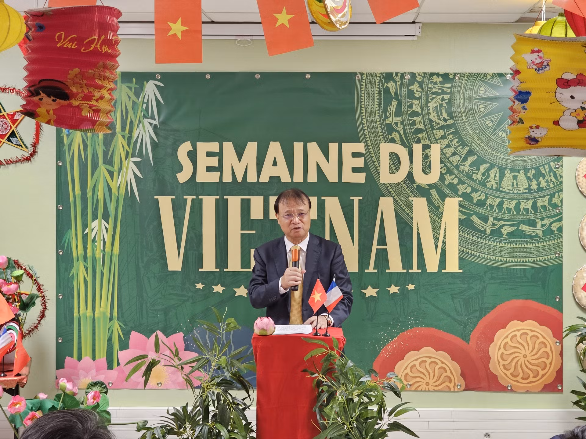 [Ảnh] Tuần hàng Việt Nam mang Tết Trung thu tới người tiêu dùng Pháp ảnh 4