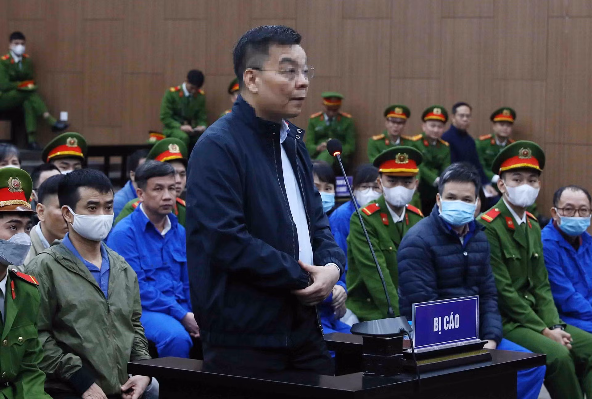 Bị cáo Chu Ngọc Anh, cựu Bộ trưởng Khoa học và Công nghệ khai báo trước tòa. Bị cáo Chu Ngọc Anh, cựu Bộ trưởng Khoa học và Công nghệ khai báo trước tòa.