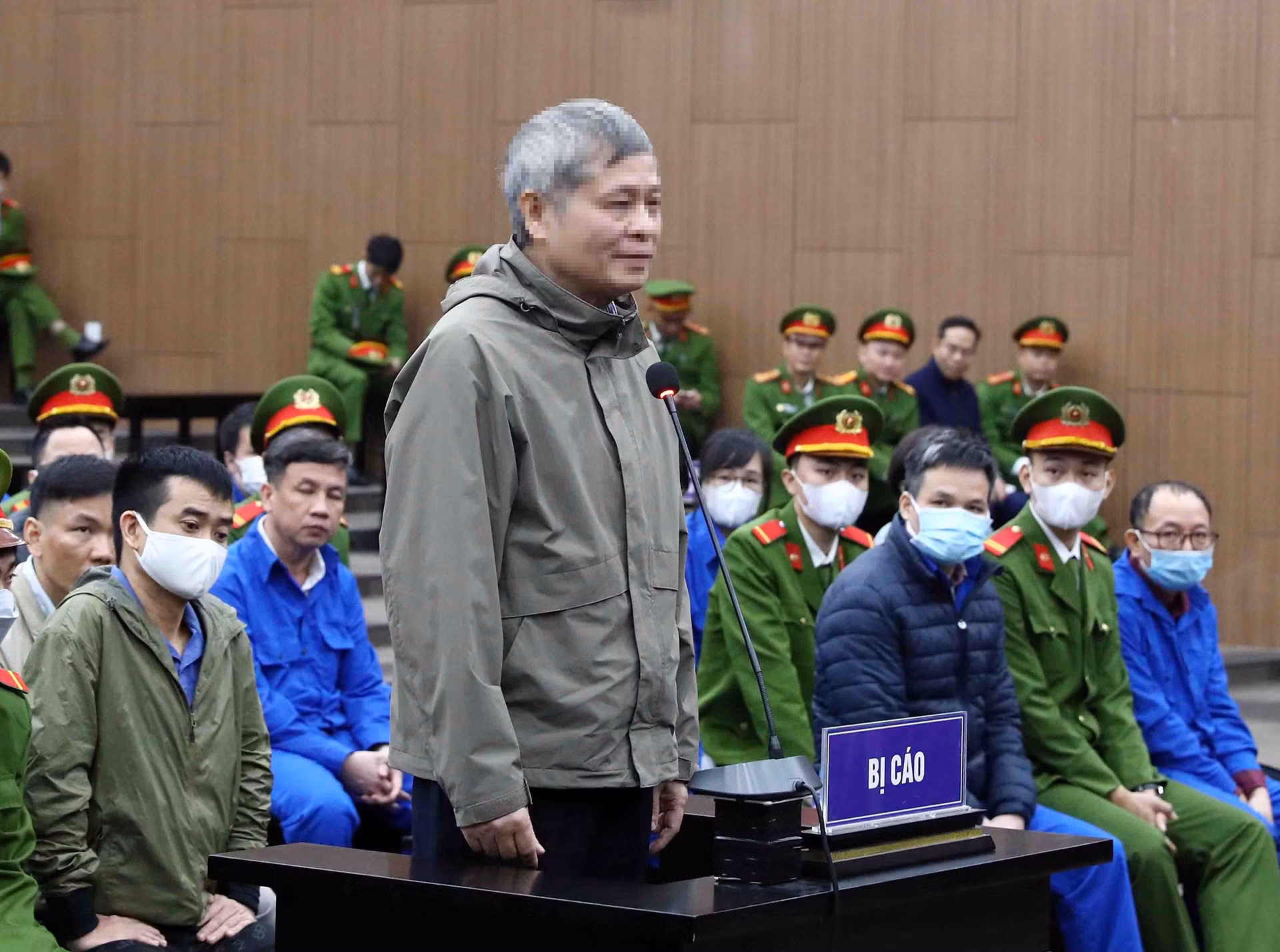 Bị cáo Phạm Công Tạc, cựu Thứ trưởng Khoa học và Công nghệ khai báo trước tòa. Bị cáo Phạm Công Tạc, cựu Thứ trưởng Khoa học và Công nghệ khai báo trước tòa.