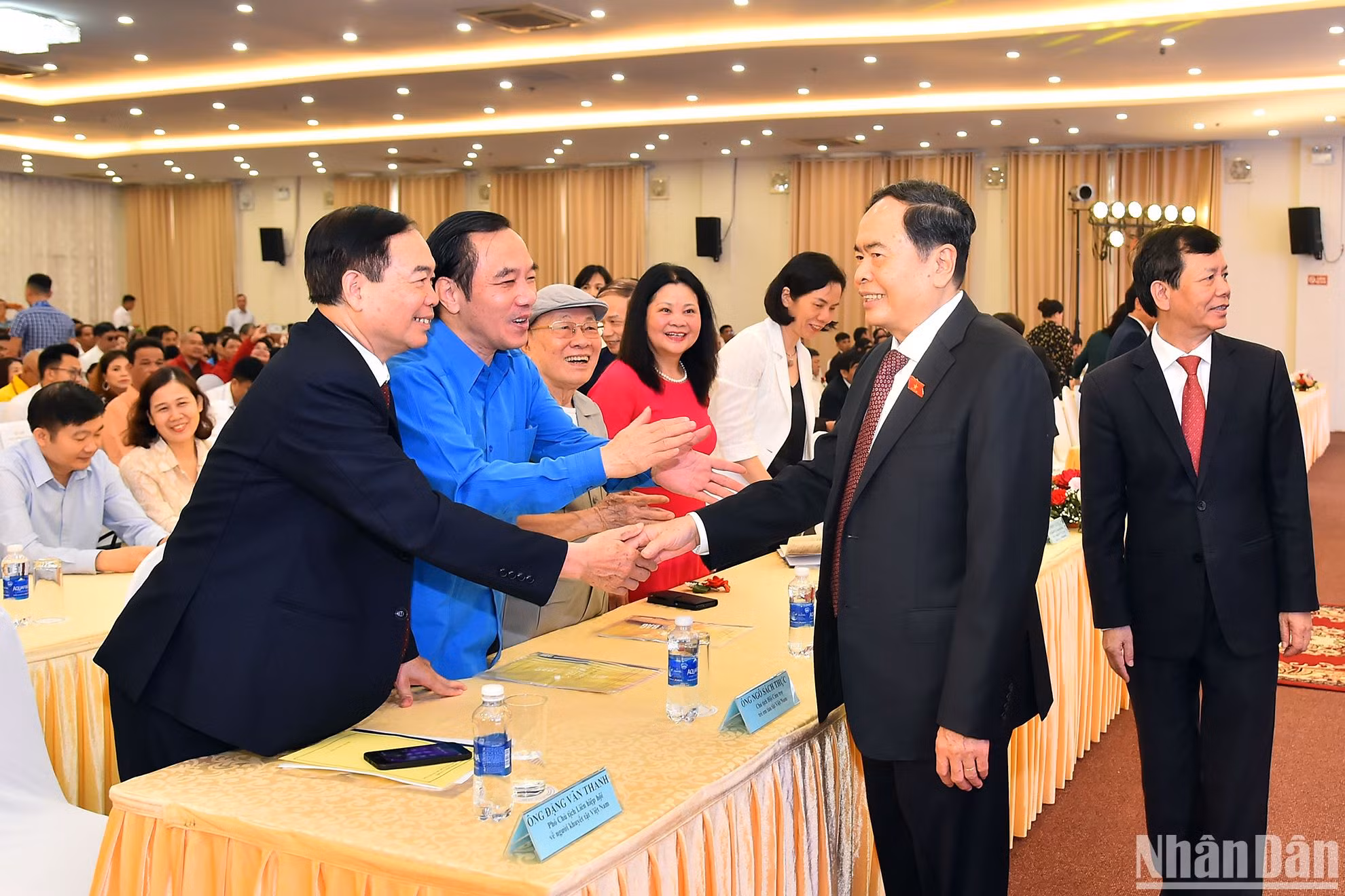 Phó Chủ tịch Thường trực Quốc hội Trần Thanh Mẫn với các đại biểu tại Hội nghị biểu dương người khuyết tật, trẻ mồ côi và người bảo trợ tiêu biểu toàn quốc lần thứ VI và Chương trình “Một trái tim, một thế giới” lần thứ 19. Phó Chủ tịch Thường trực Quốc hội Trần Thanh Mẫn với các đại biểu tại Hội nghị biểu dương người khuyết tật, trẻ mồ côi và người bảo trợ tiêu biểu toàn quốc lần thứ VI và Chương trình “Một trái tim, một thế giới” lần thứ 19.