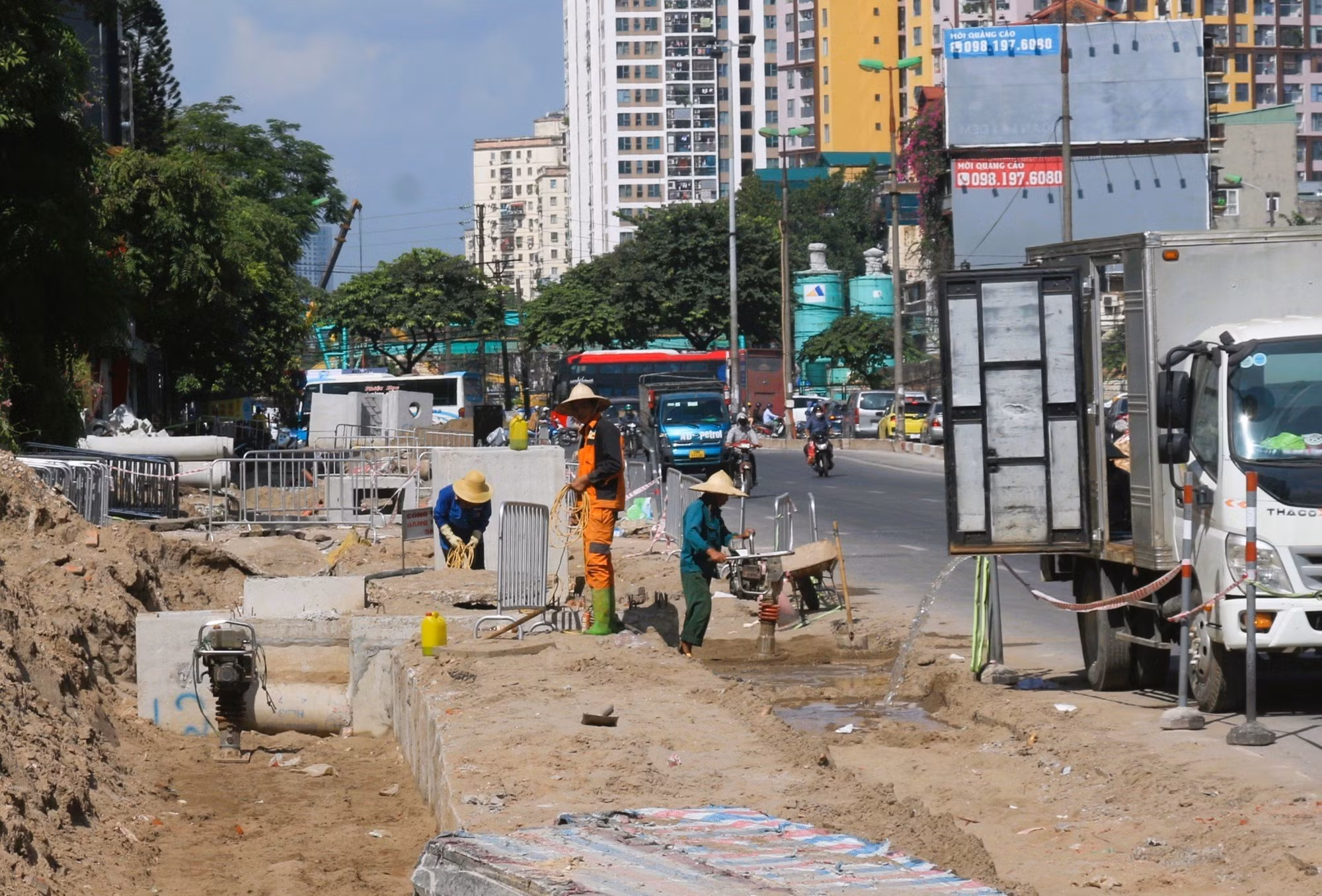 Nhà thầu tập trung đẩy nhanh tiến độ hầm chui Giải Phóng-Kim Đồng trên địa bàn quận Hoàng Mai (Hà Nội). Nhà thầu tập trung đẩy nhanh tiến độ hầm chui Giải Phóng-Kim Đồng trên địa bàn quận Hoàng Mai (Hà Nội).