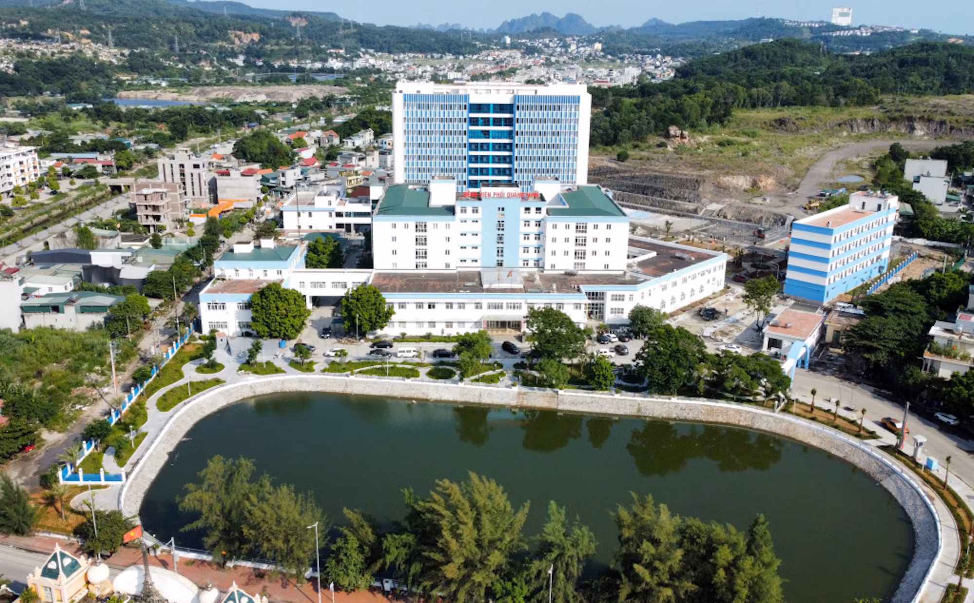 Dự án xây dựng Bệnh viện Phổi Quảng Ninh có tiến độ giải ngân vốn đầu tư công đạt yêu cầu đề ra. (Ảnh: Quang Thọ) Dự án xây dựng Bệnh viện Phổi Quảng Ninh có tiến độ giải ngân vốn đầu tư công đạt yêu cầu đề ra. (Ảnh: Quang Thọ)