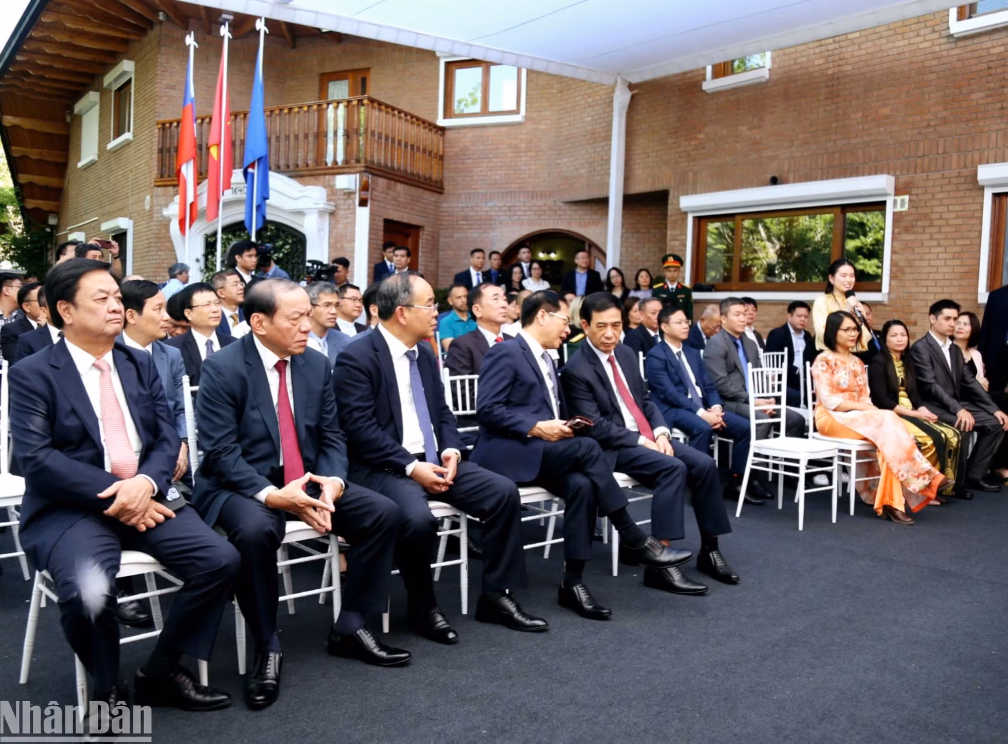Các đại biểu dự buổi gặp mặt.