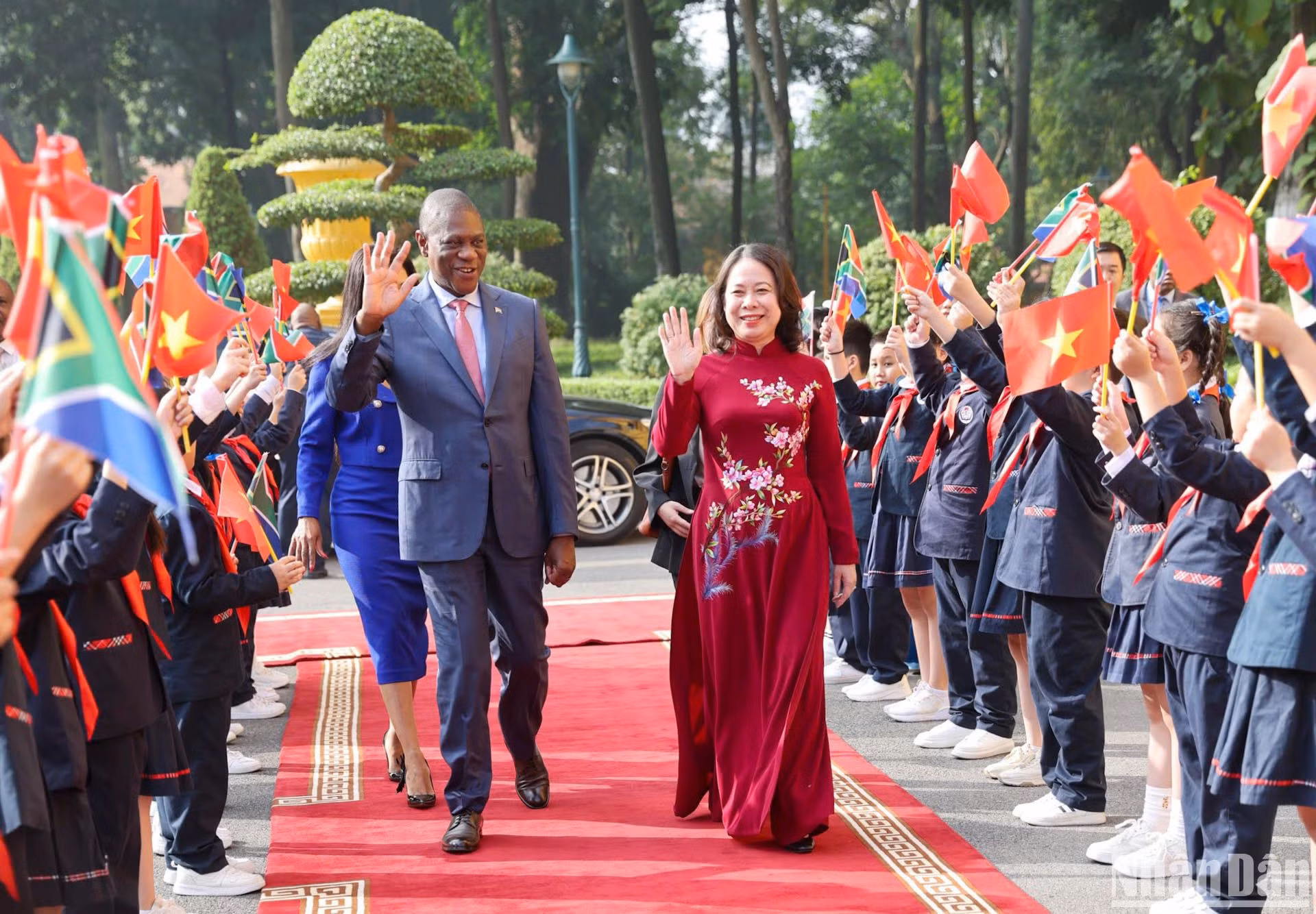 [Ảnh] Phó Chủ tịch nước Võ Thị Ánh Xuân đón, hội đàm với Phó Tổng thống Nam Phi Paul Mashatile