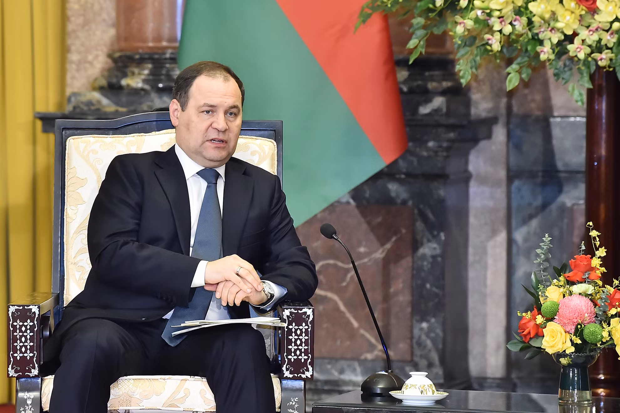 Thủ tướng Cộng hòa Belarus Roman Golovchenko phát biểu tại buổi tiếp.