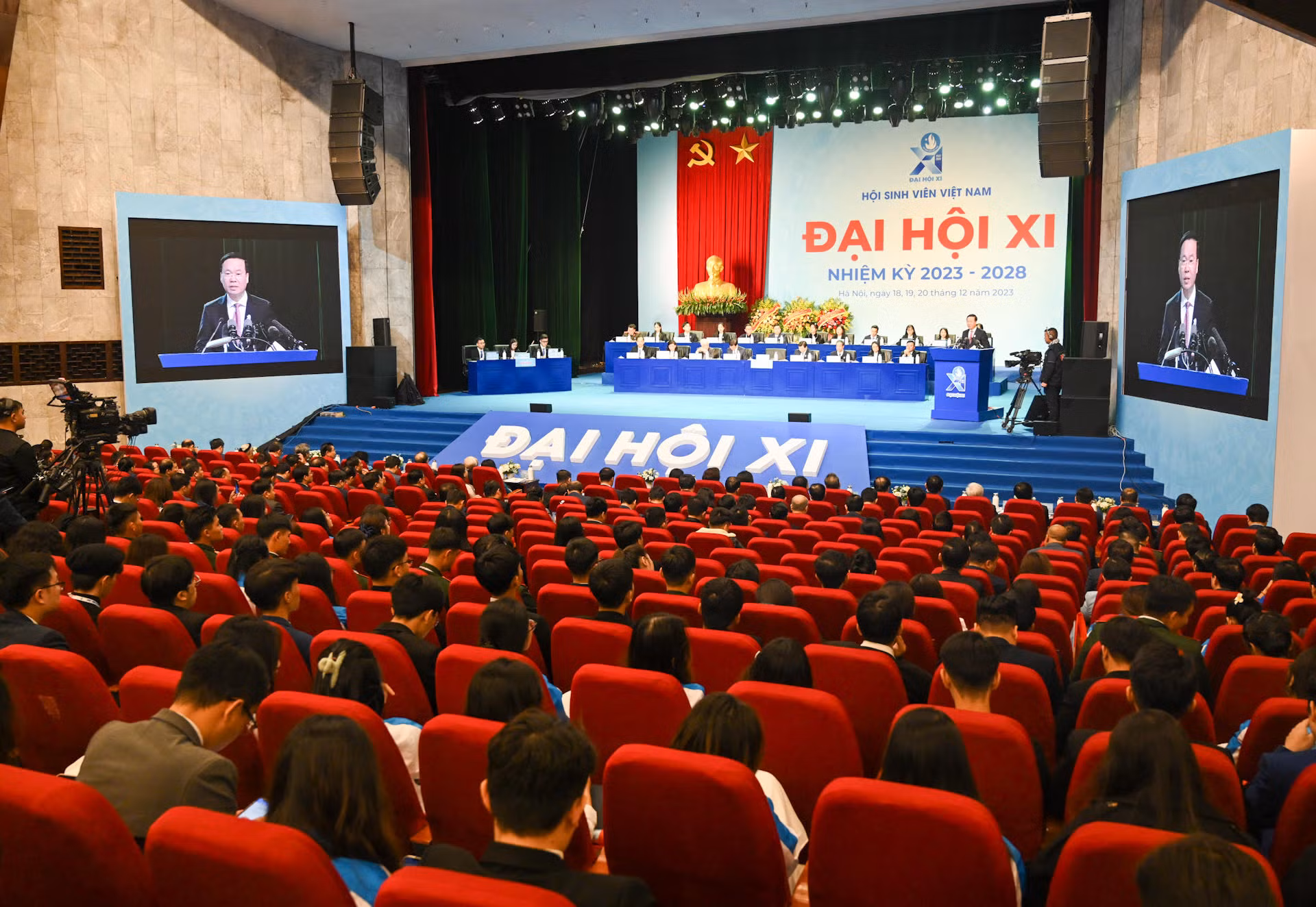 Quang cảnh Đại hội đại biểu toàn quốc Hội Sinh viên Việt Nam lần thứ XI. Quang cảnh Đại hội đại biểu toàn quốc Hội Sinh viên Việt Nam lần thứ XI.