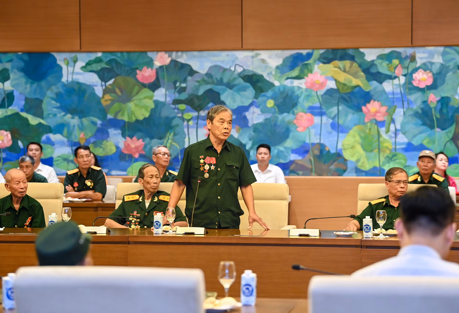 Đại diện Hội chiến sĩ bị địch bắt, tù đày tỉnh Nghệ An phát biểu tại buổi gặp mặt.
