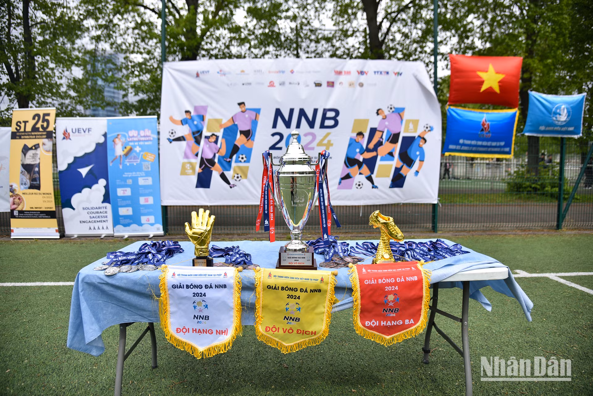 Cúp vô địch Giải bóng đá sinh viên NNB 2024 tại Pháp tìm thấy chủ nhân