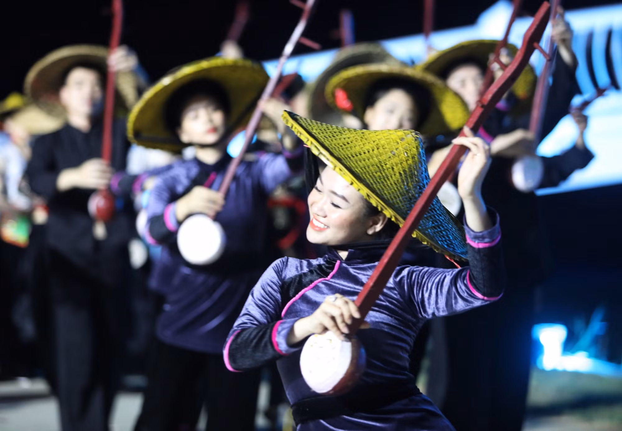 Vẻ đẹp chung của các dân tộc.