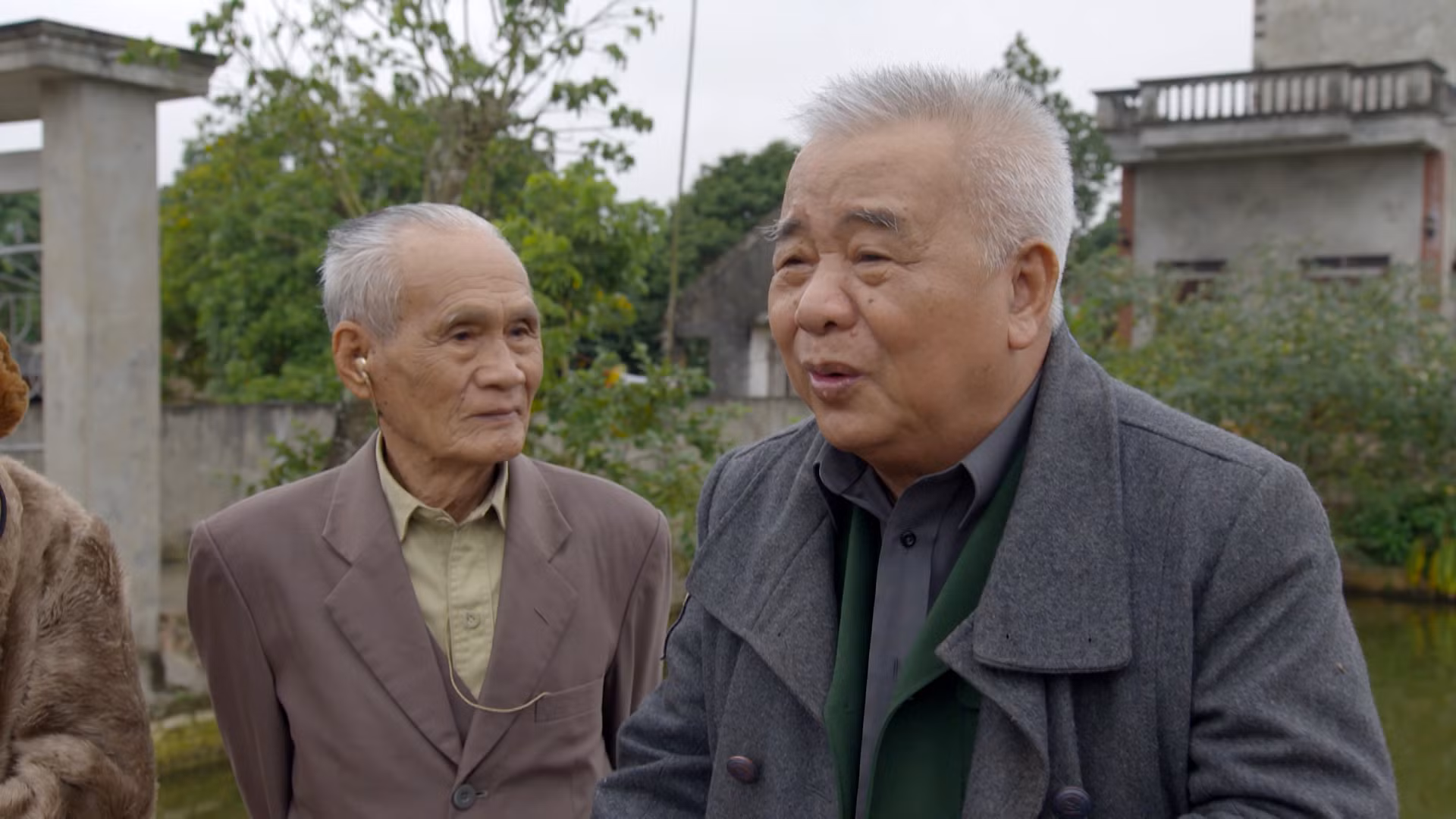 Những người cựu chiến binh Điện Biên Phủ trong phim "Chuyện những người lính già". Những người cựu chiến binh Điện Biên Phủ trong phim "Chuyện những người lính già".