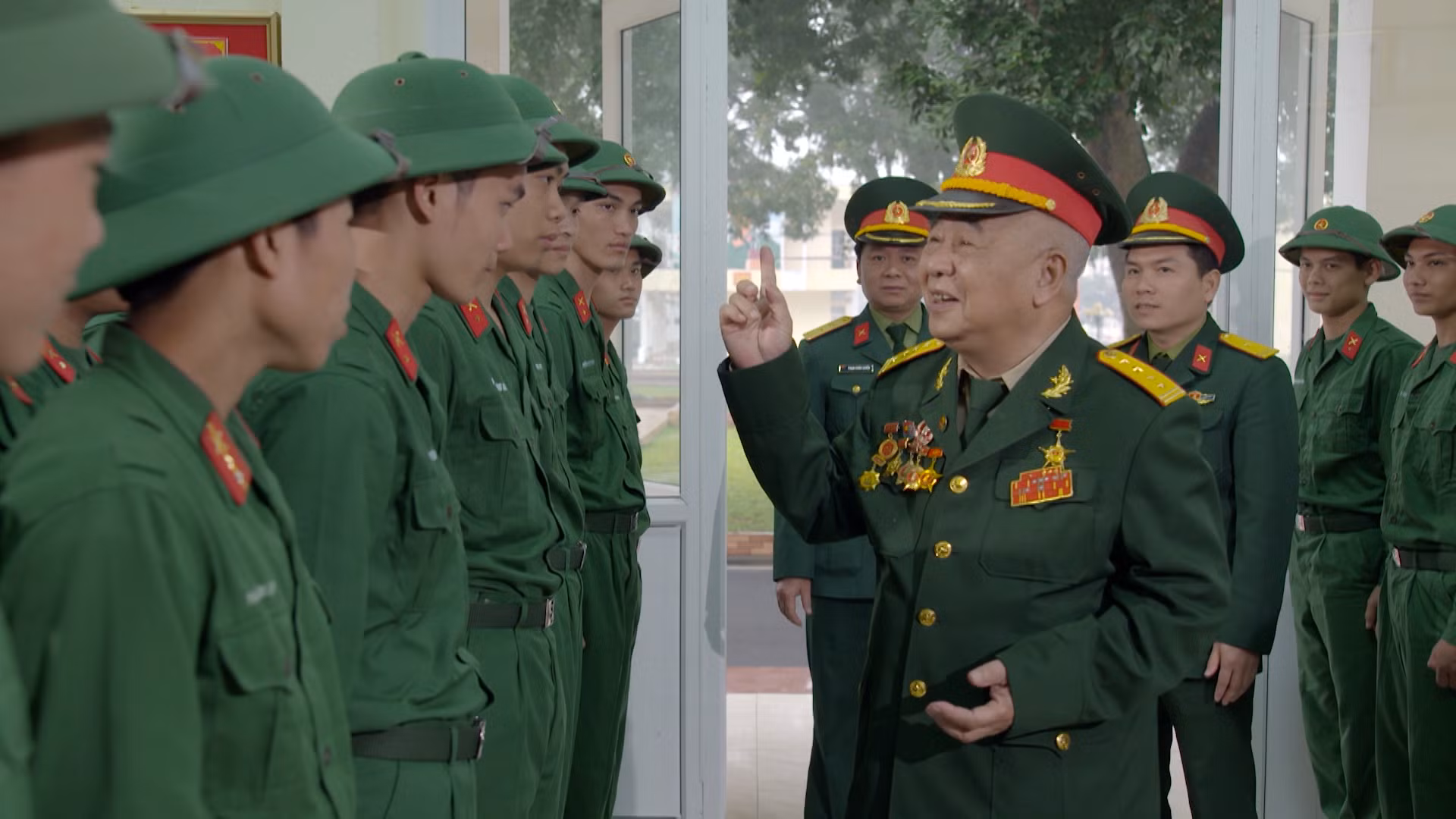 Những thế hệ quân đội trong phim. Những thế hệ quân đội trong phim.