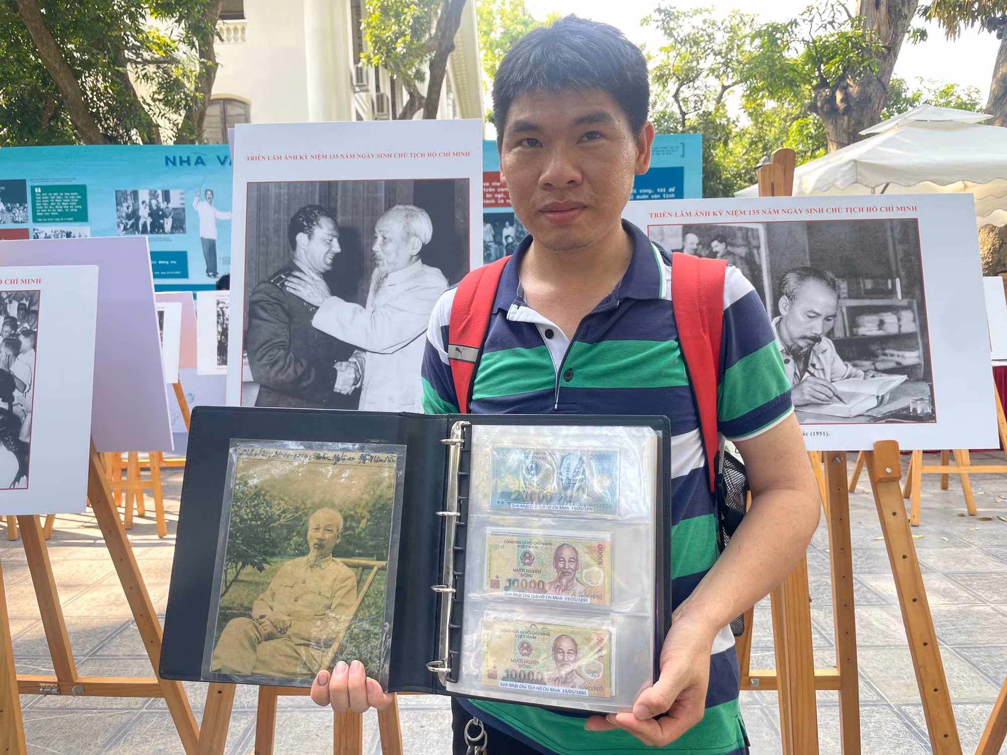 Anh Trần Đình Vĩnh và bộ sưu tập của mình. Anh Trần Đình Vĩnh và bộ sưu tập của mình.